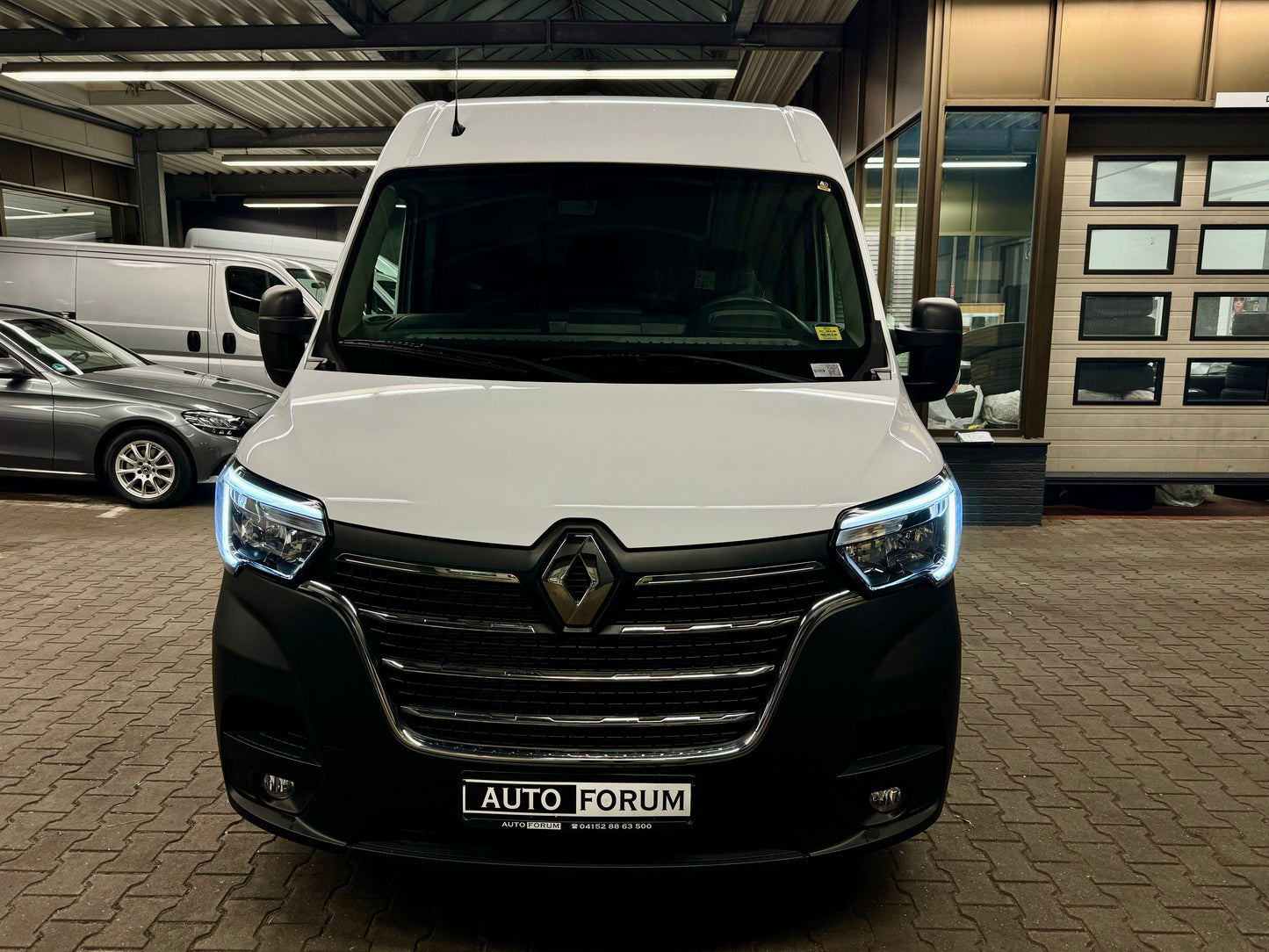 Renault Master 2.3 dCi L2H2 SOFORT NAVI KLIMA KAMERA