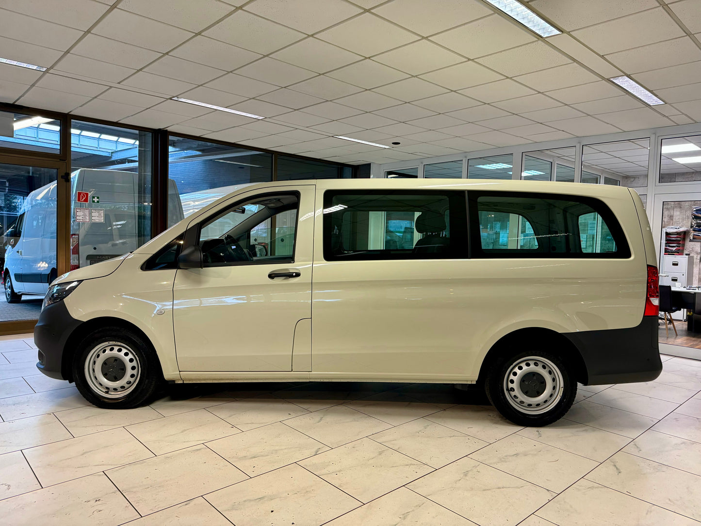 Mercedes-Benz Vito 109 CDI LANG L2 MIXTO 5SITZ KLIMA CAM NAVI