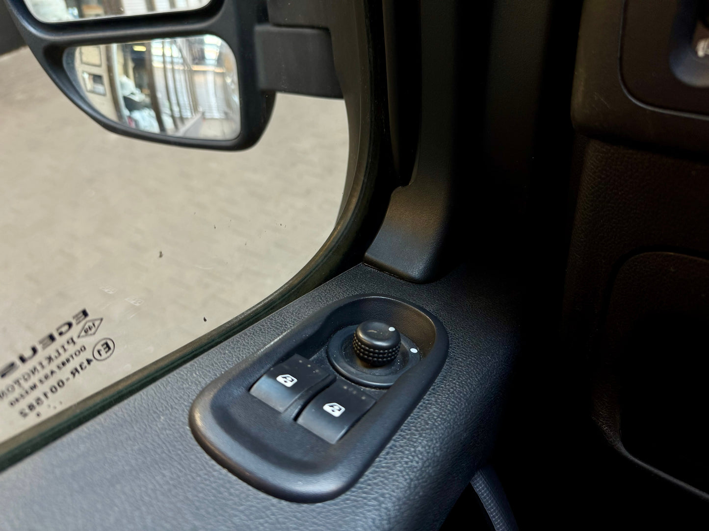 Renault Master 2.3 dCi L2H2 3STZ KLIMA REGALE WÜRTH CAM