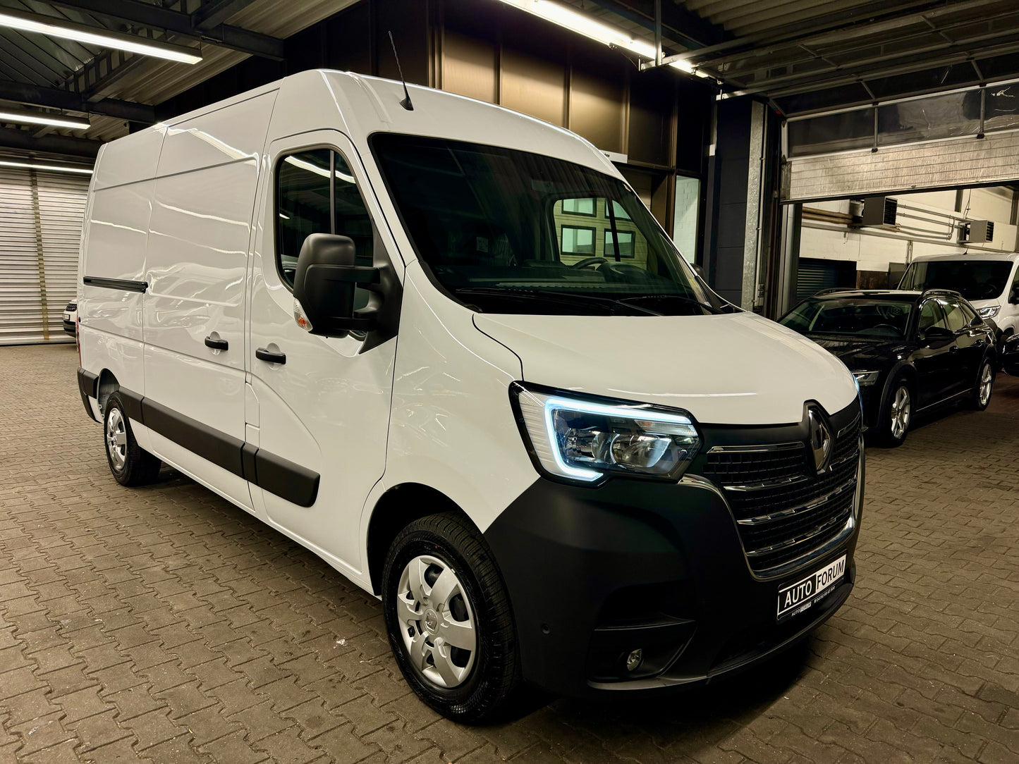 Renault Master 2.3 dCi L2H2 SOFORT NAVI KLIMA KAMERA