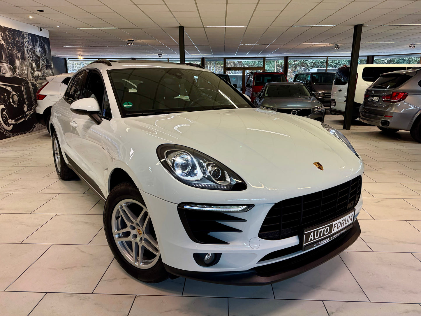 Porsche Macan SPORT PANORAMA LEDER KAMERA AHK MEMORY PDC
