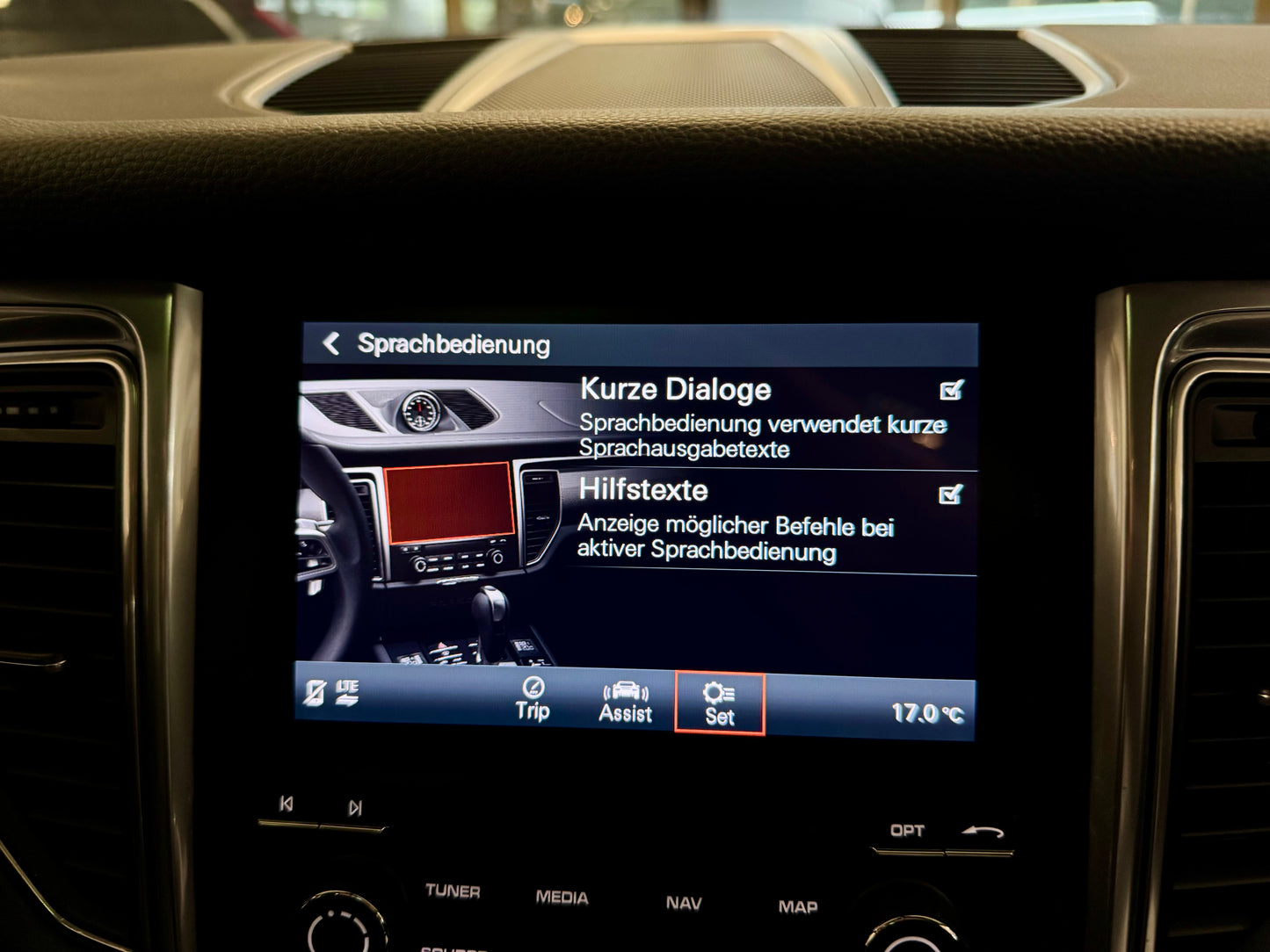 Porsche Macan SPORT PANORAMA LEDER KAMERA AHK MEMORY PDC
