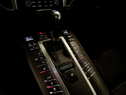 Porsche Macan SPORT PANORAMA LEDER KAMERA AHK MEMORY PDC