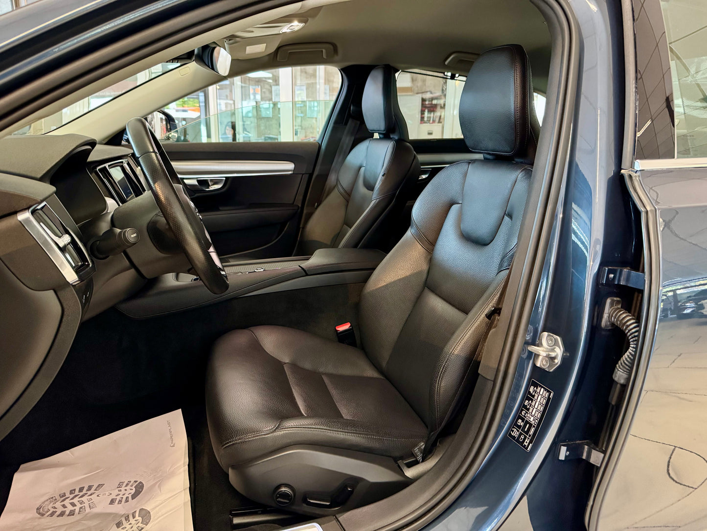 Volvo S90 2.0 D4 AUT NAVI LEDER CAM LED SHZ PDC MEMORY