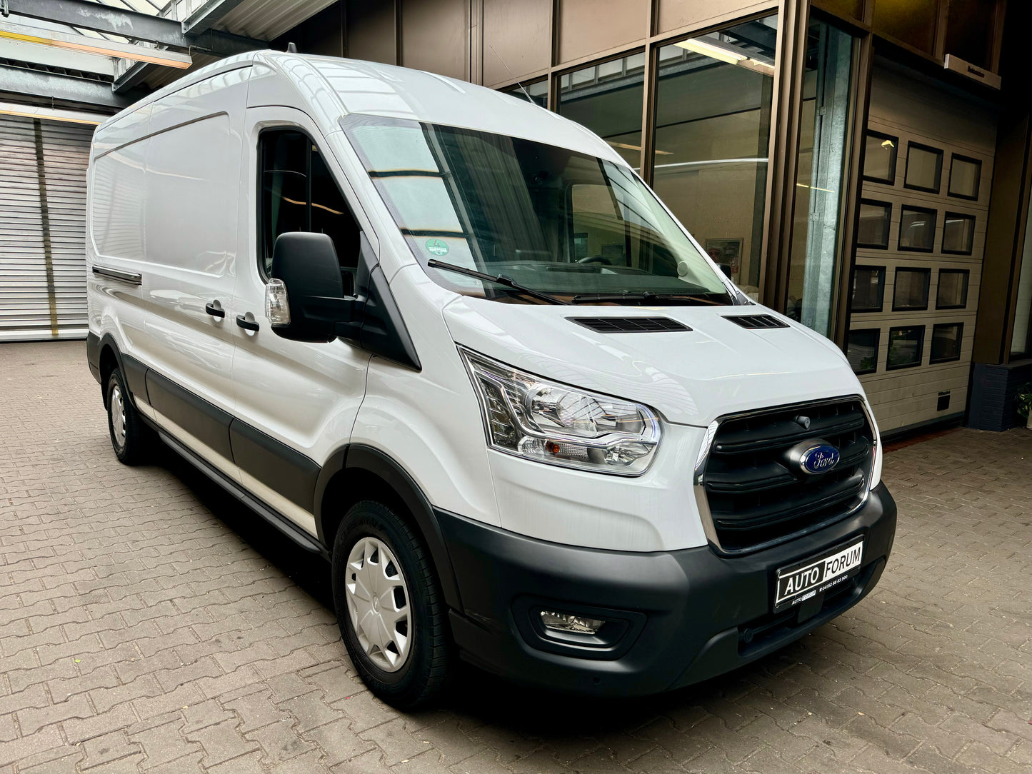 Ford Transit 2.0 TDCi L3H2 3,5t KLIMA CARPLAY 3-SITZE