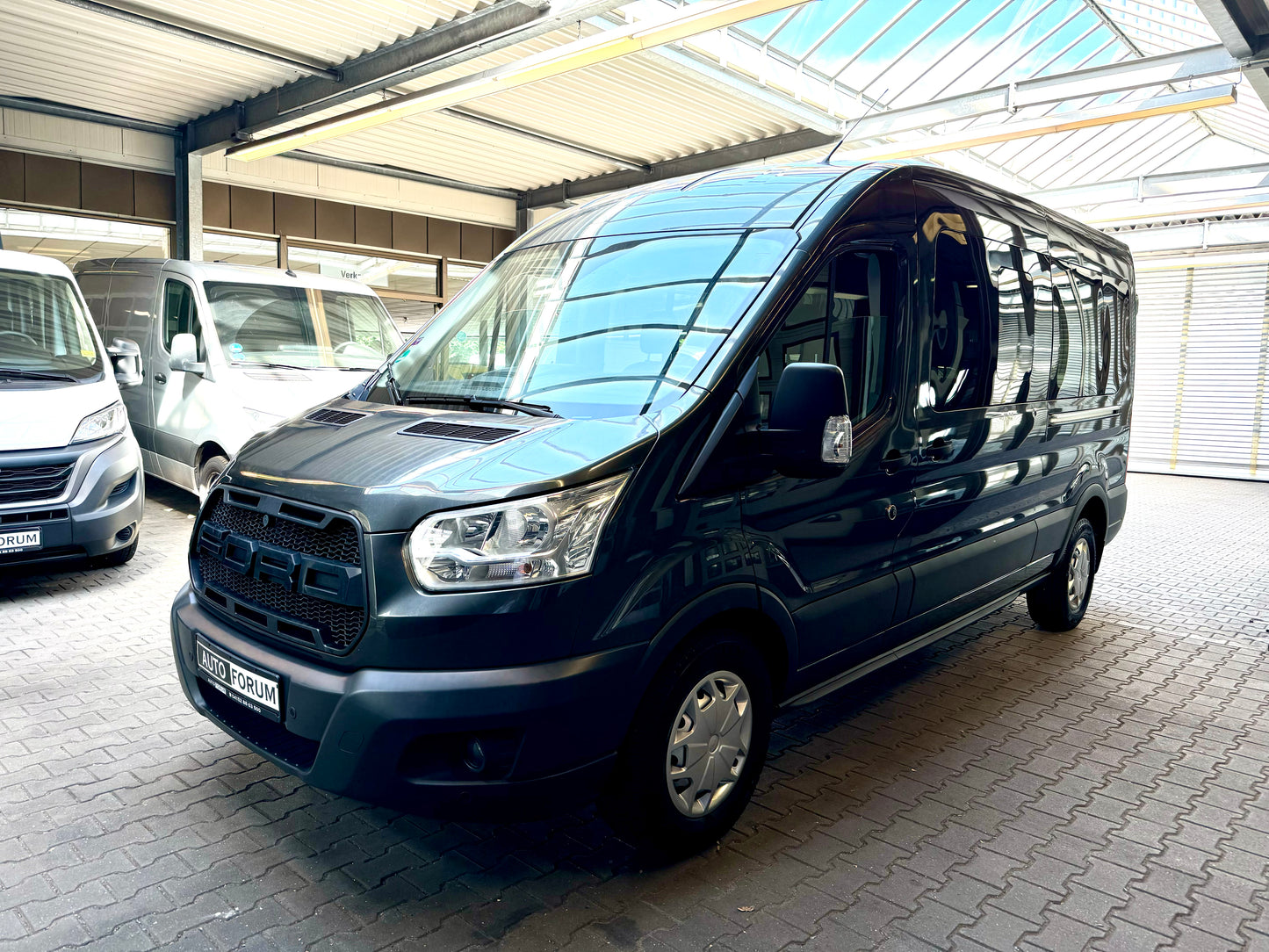 Ford Transit 2.0 TDCi L3H2 AUTOMATIK 8-SITZE AHK CAM