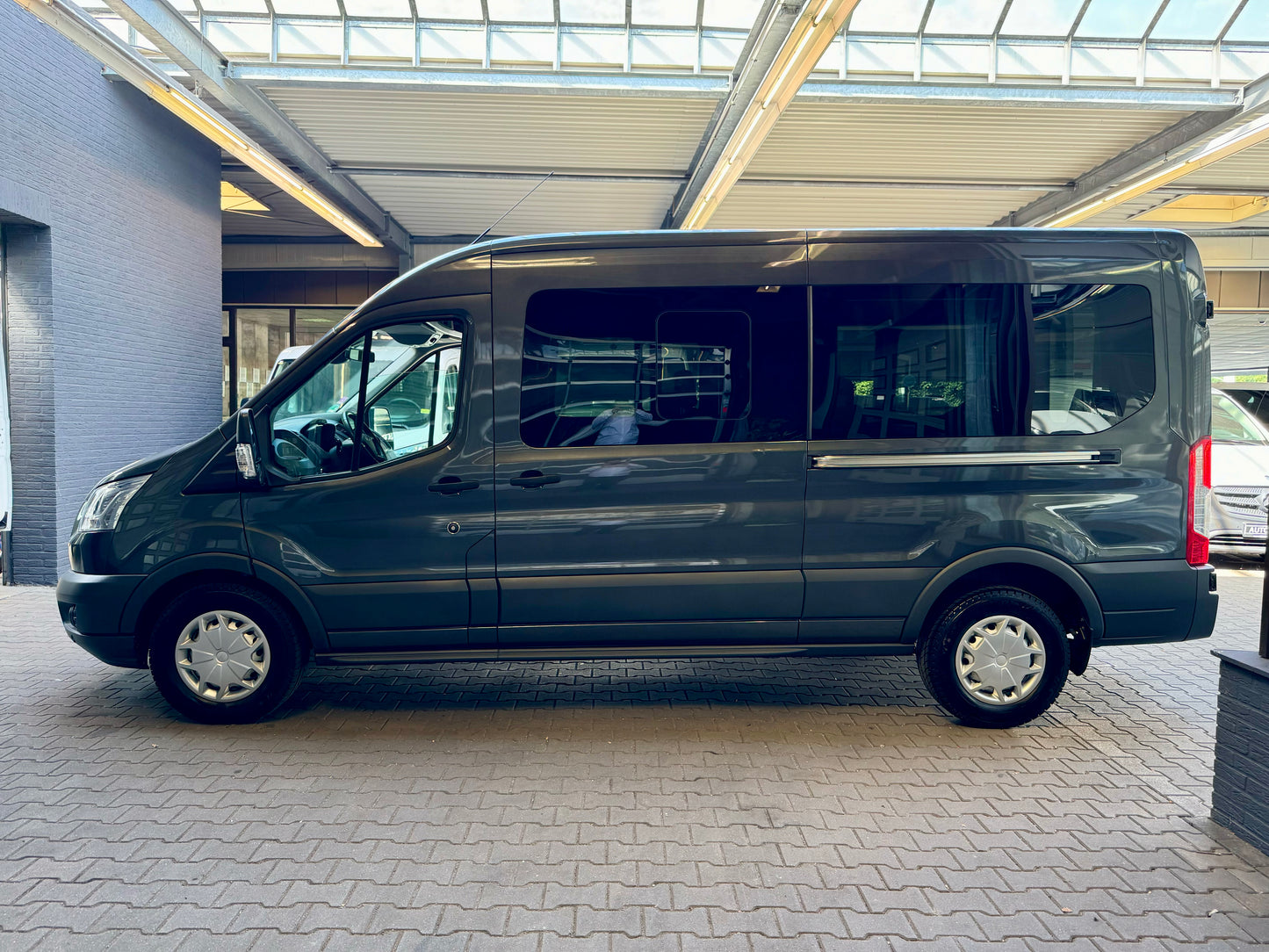 Ford Transit 2.0 TDCi L3H2 AUTOMATIK 8-SITZE AHK CAM