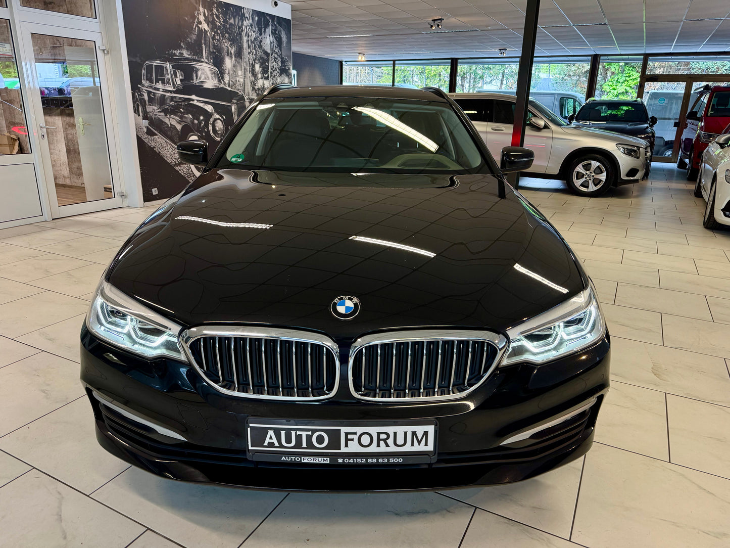 BMW 530i xDrive LEDER NAVI PDC SHZ LED MEMORY HARMAN