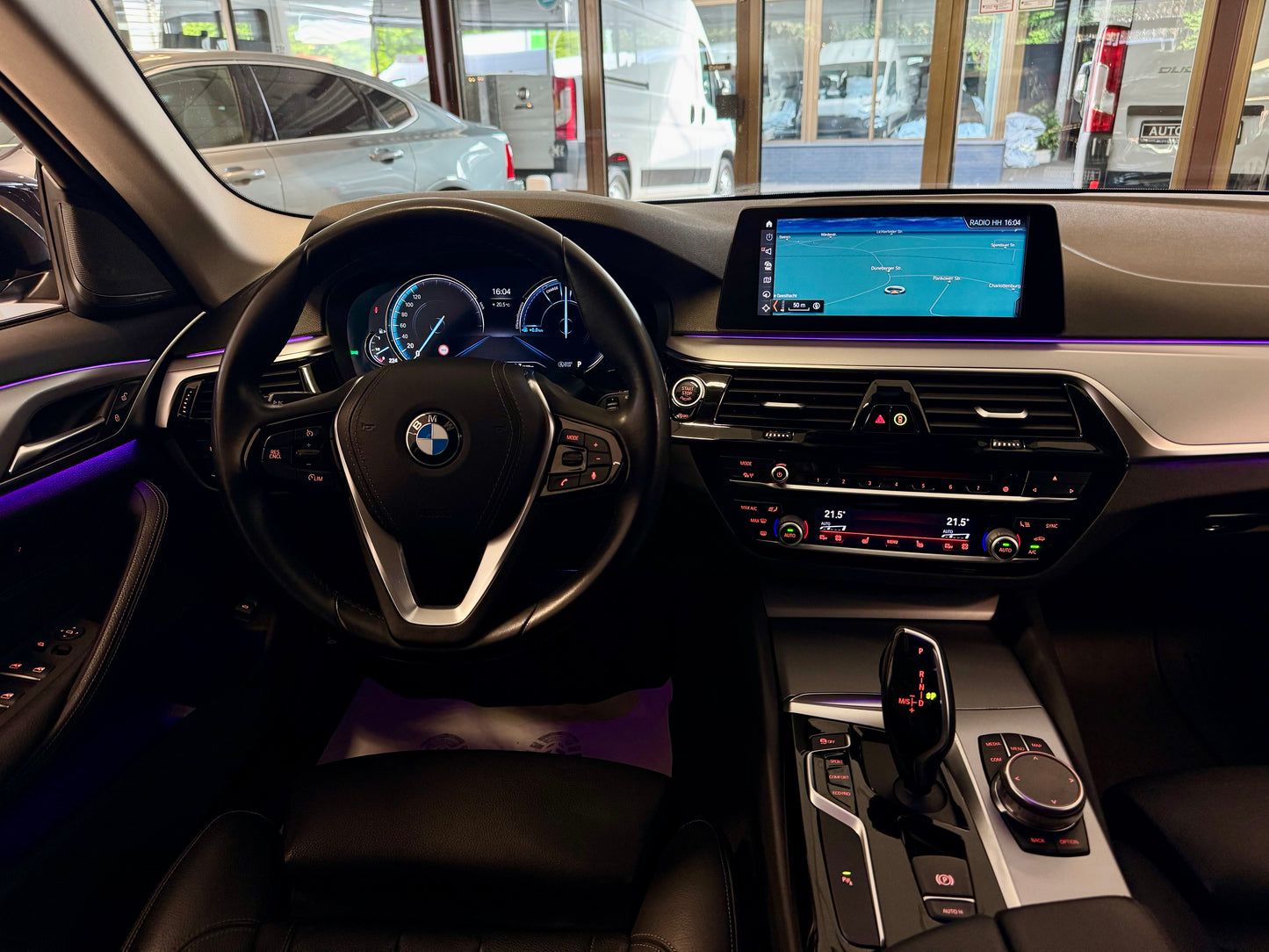 BMW 530i xDrive LEDER NAVI PDC SHZ LED MEMORY HARMAN