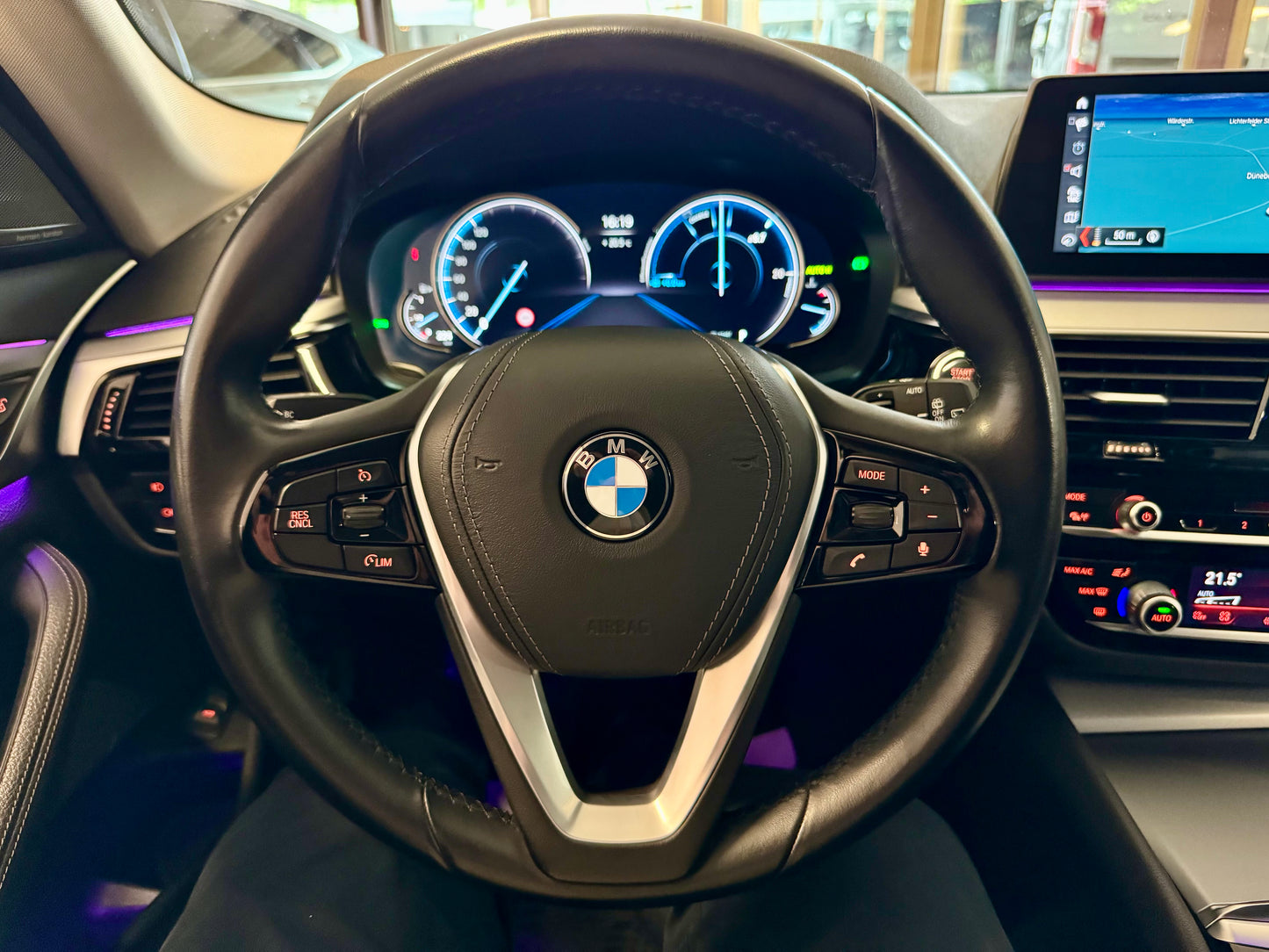 BMW 530i xDrive LEDER NAVI PDC SHZ LED MEMORY HARMAN