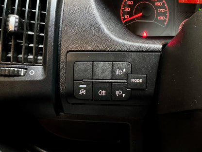 Peugeot Boxer 2.2 HDi L1H1 3,3t KLIMA NAVI 3-SITZER PDC