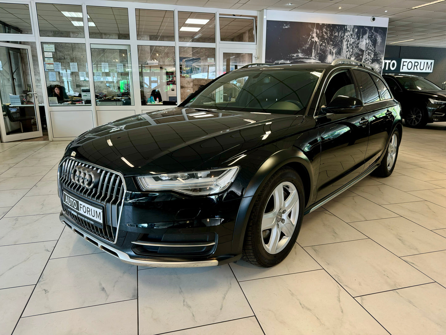 Audi A6 Allroad 3.0 TDI AUT NAVI LEDER LED AHK CAM