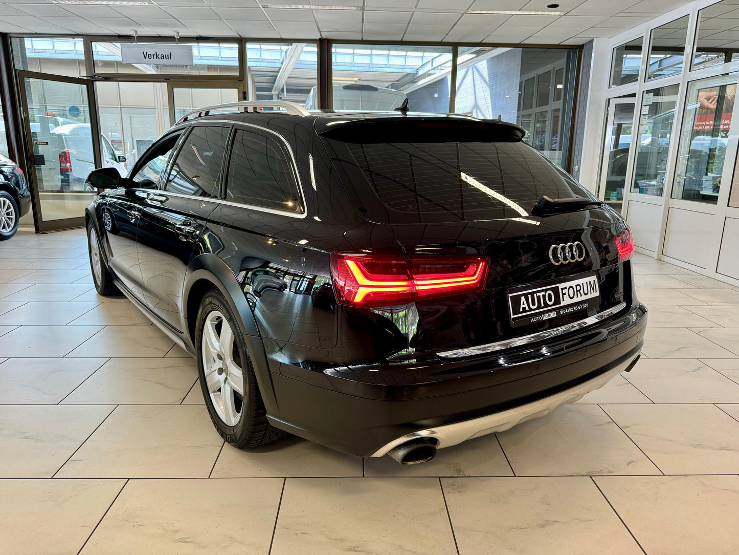 Audi A6 Allroad 3.0 TDI AUT NAVI LEDER LED AHK CAM