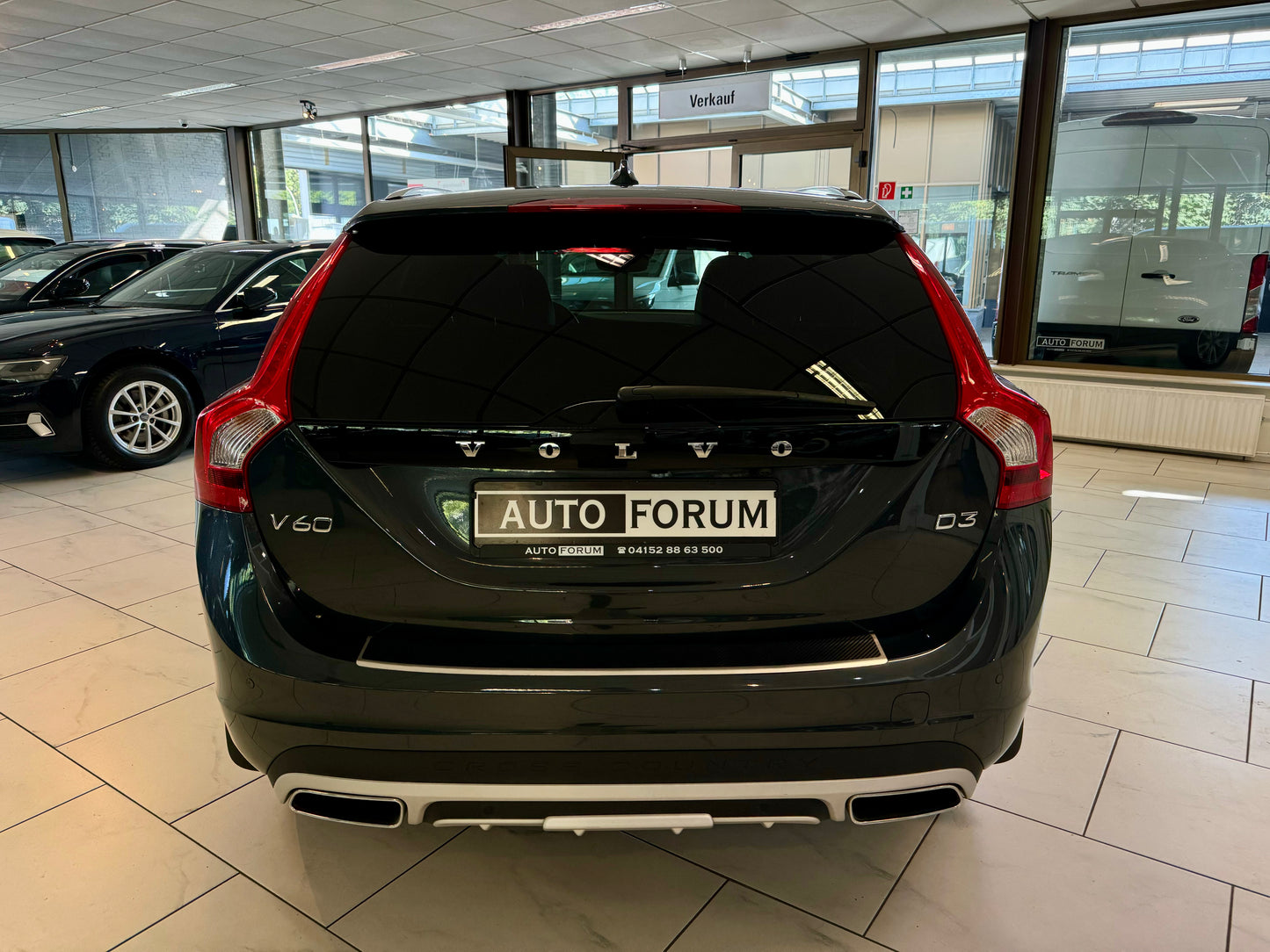 Volvo V60 2.0 D3 CROSS COUNTRY AUT LEDER NAVI ACC AHK CAM