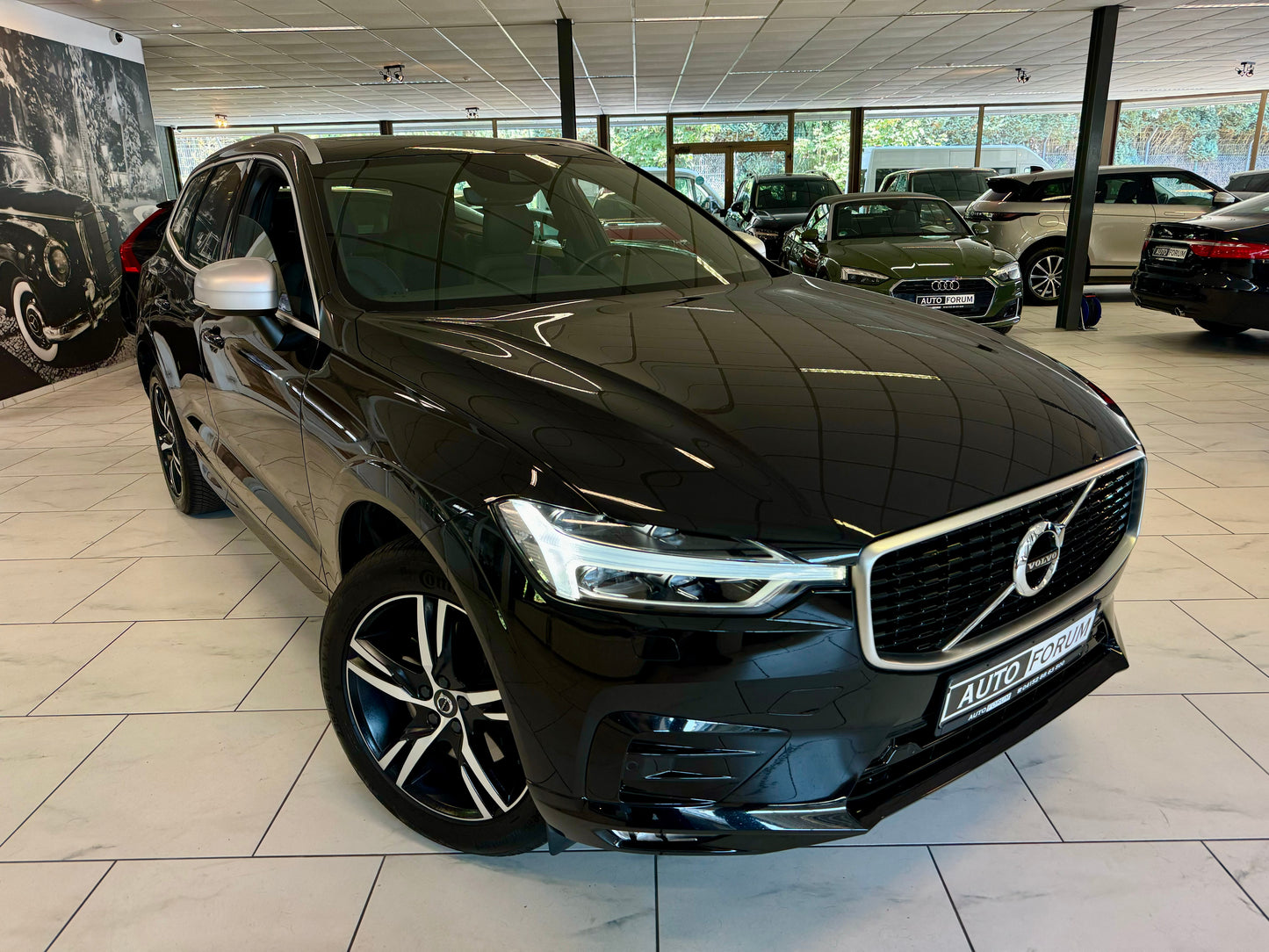 Volvo XC60 2.0 D4 R-DESIGN AWD NAVI LEDER LED AHK PANO