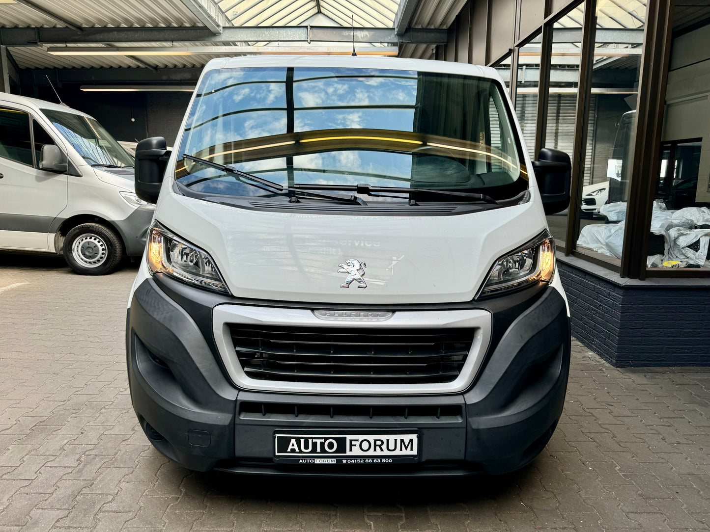 Peugeot Boxer 2.0 Blue-HDi L1H1 KLIMA AHK TEMPOMAT 3SITZ