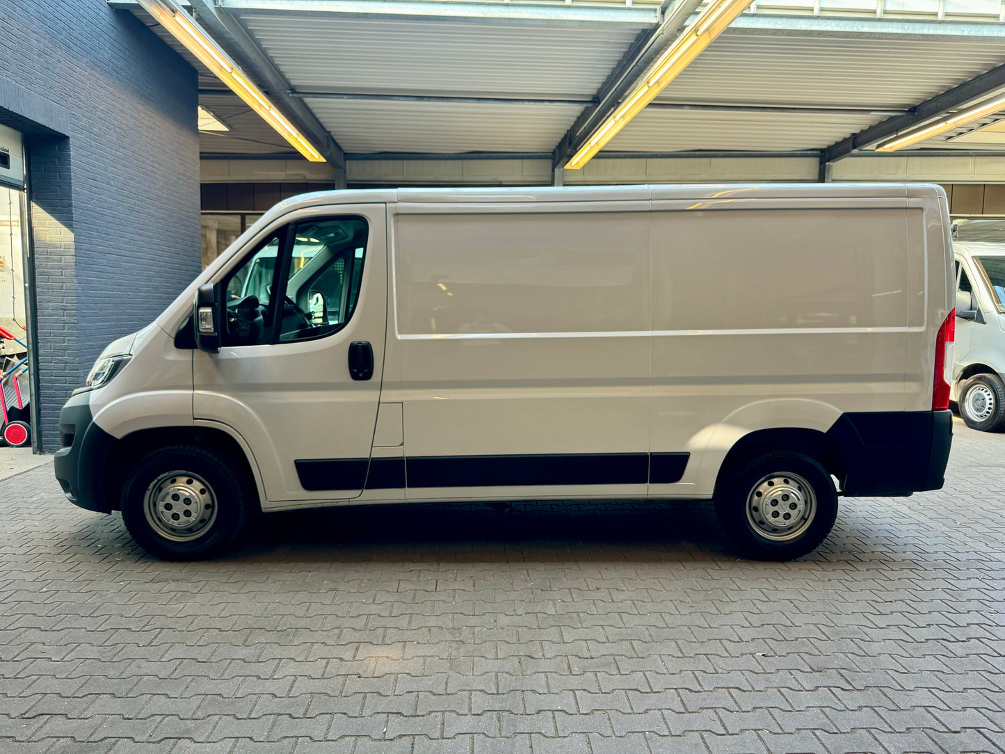 Opel Movano 2.2 CDTI L2H1 3,5t 3-SITZ NAVI KLIMA CAM