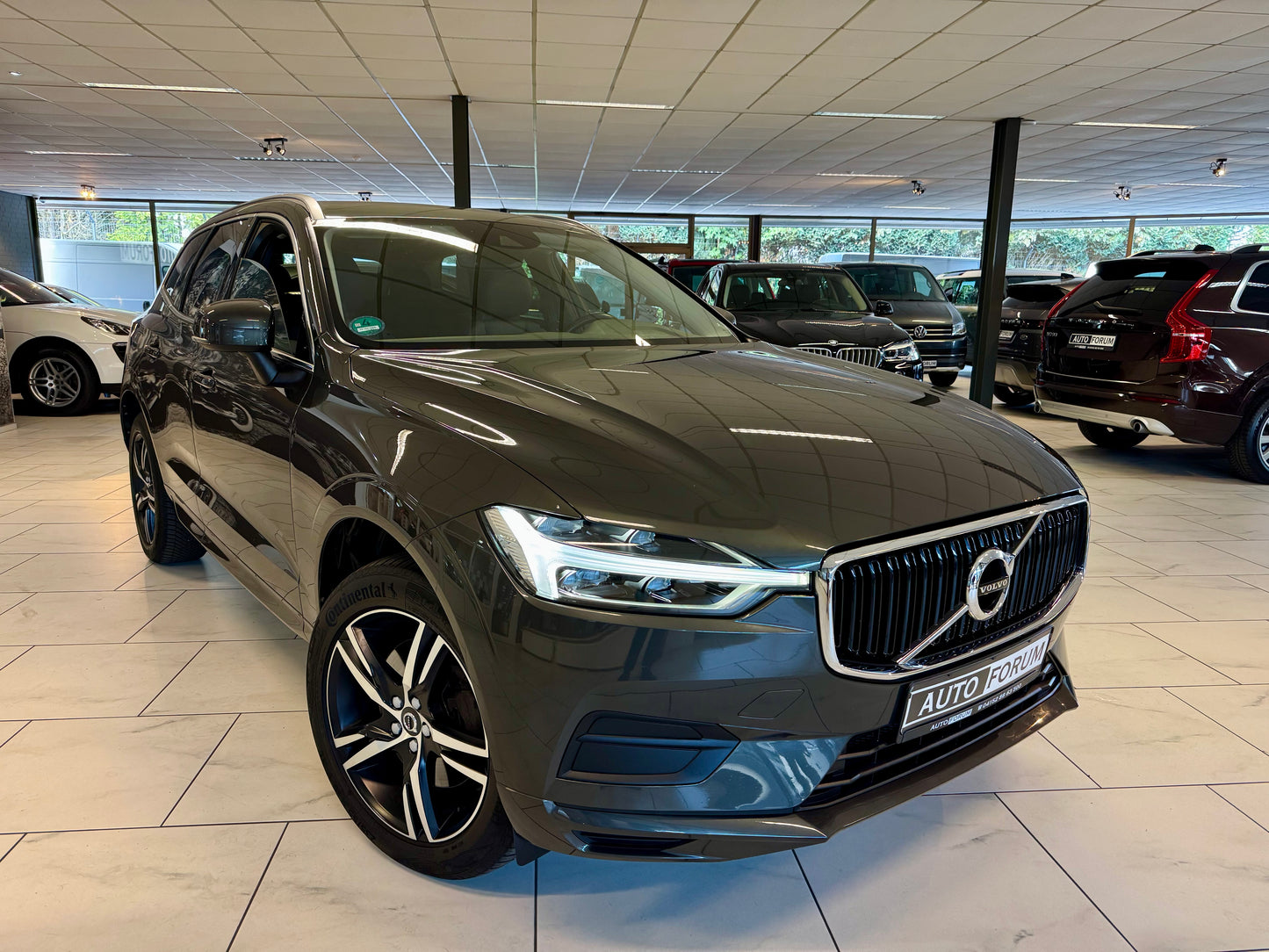Volvo XC60 2.0 D5 AWD LEDER AHK NAVI LED CAM PDC SHZ