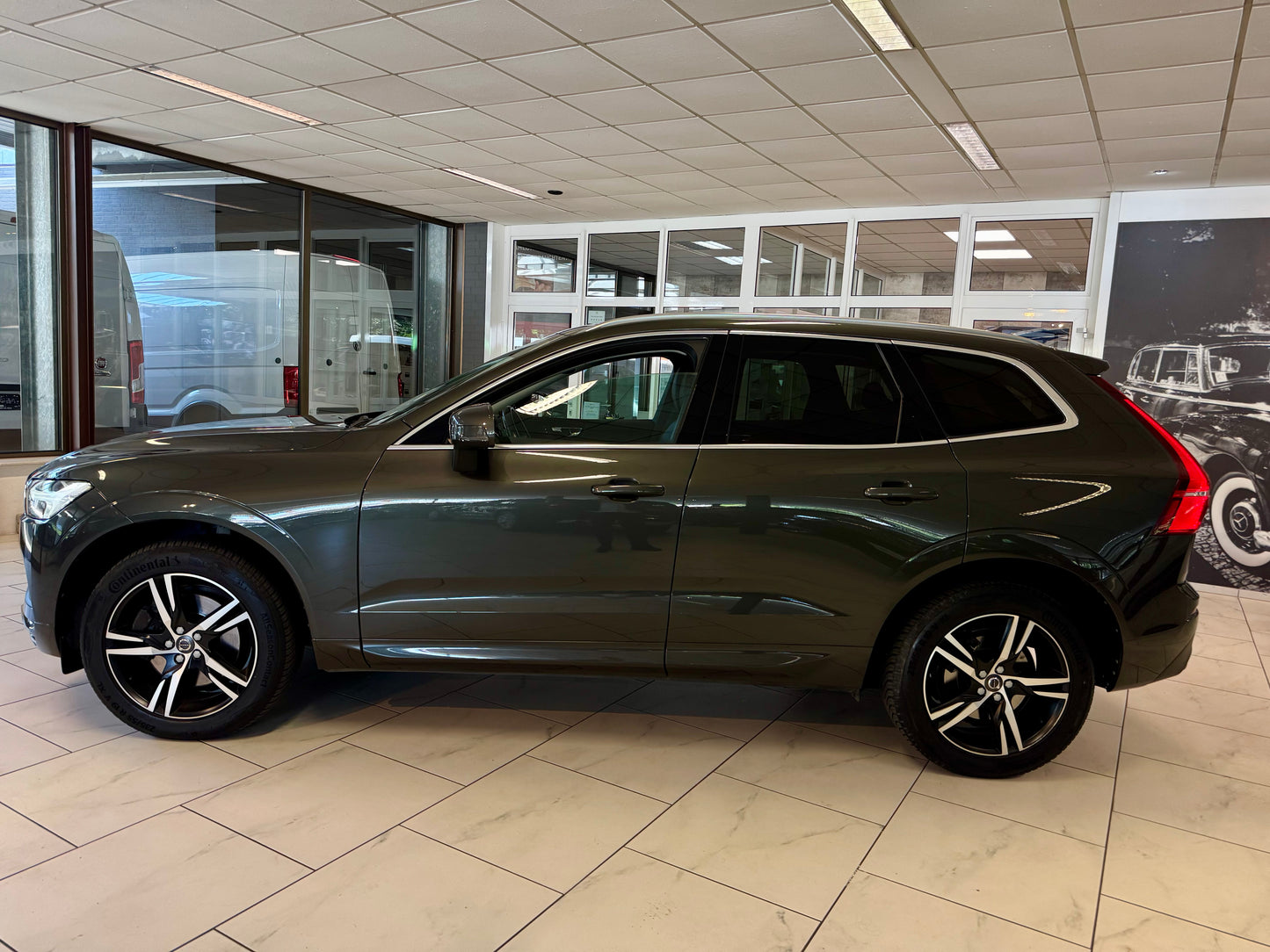 Volvo XC60 2.0 D5 AWD LEDER AHK NAVI LED CAM PDC SHZ