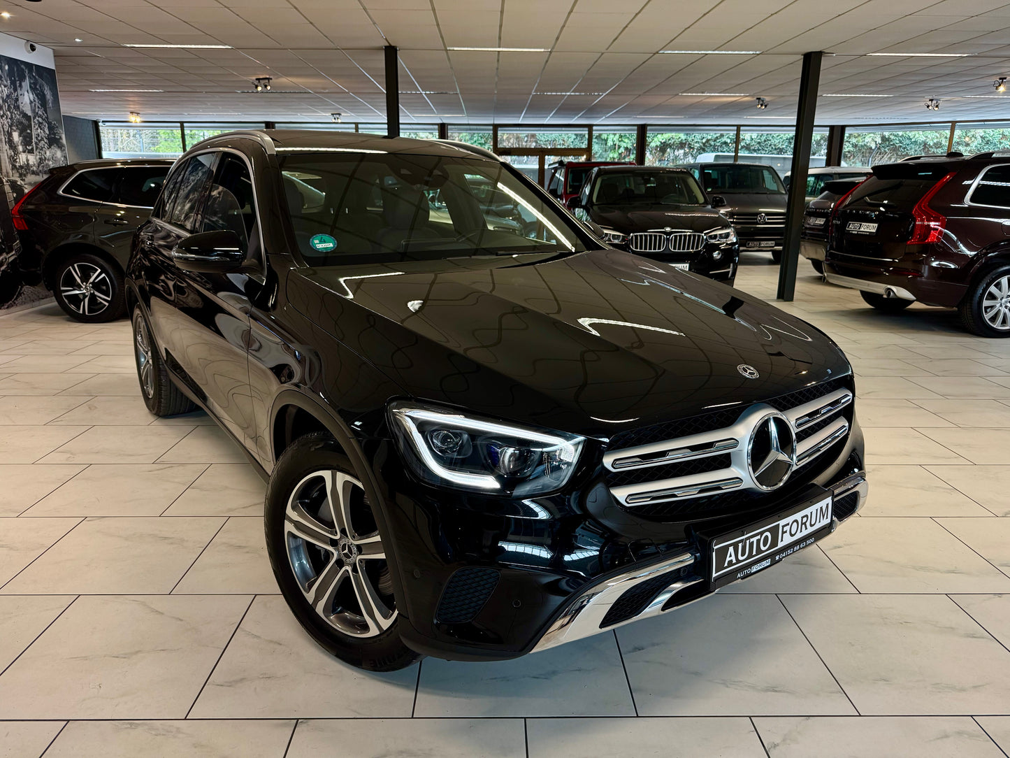 Mercedes-Benz GLC 200 4M LEDER LED AHK AMBIENTE NAVI PANO SHZ PDC