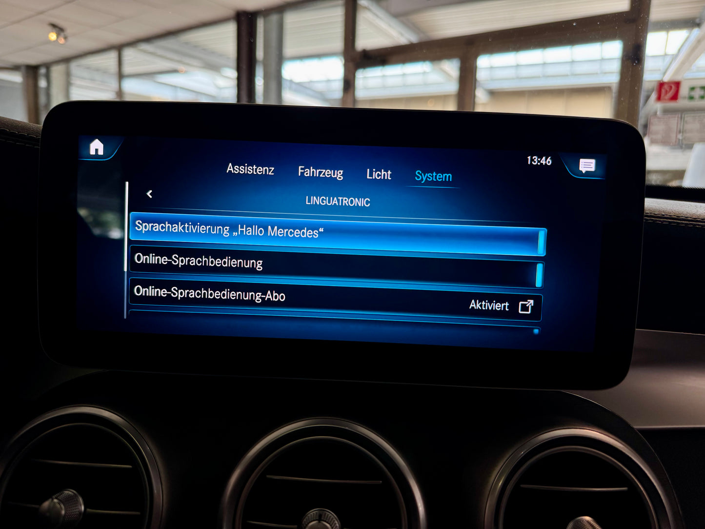 Mercedes-Benz GLC 200 4M LEDER LED AHK AMBIENTE NAVI PANO SHZ PDC