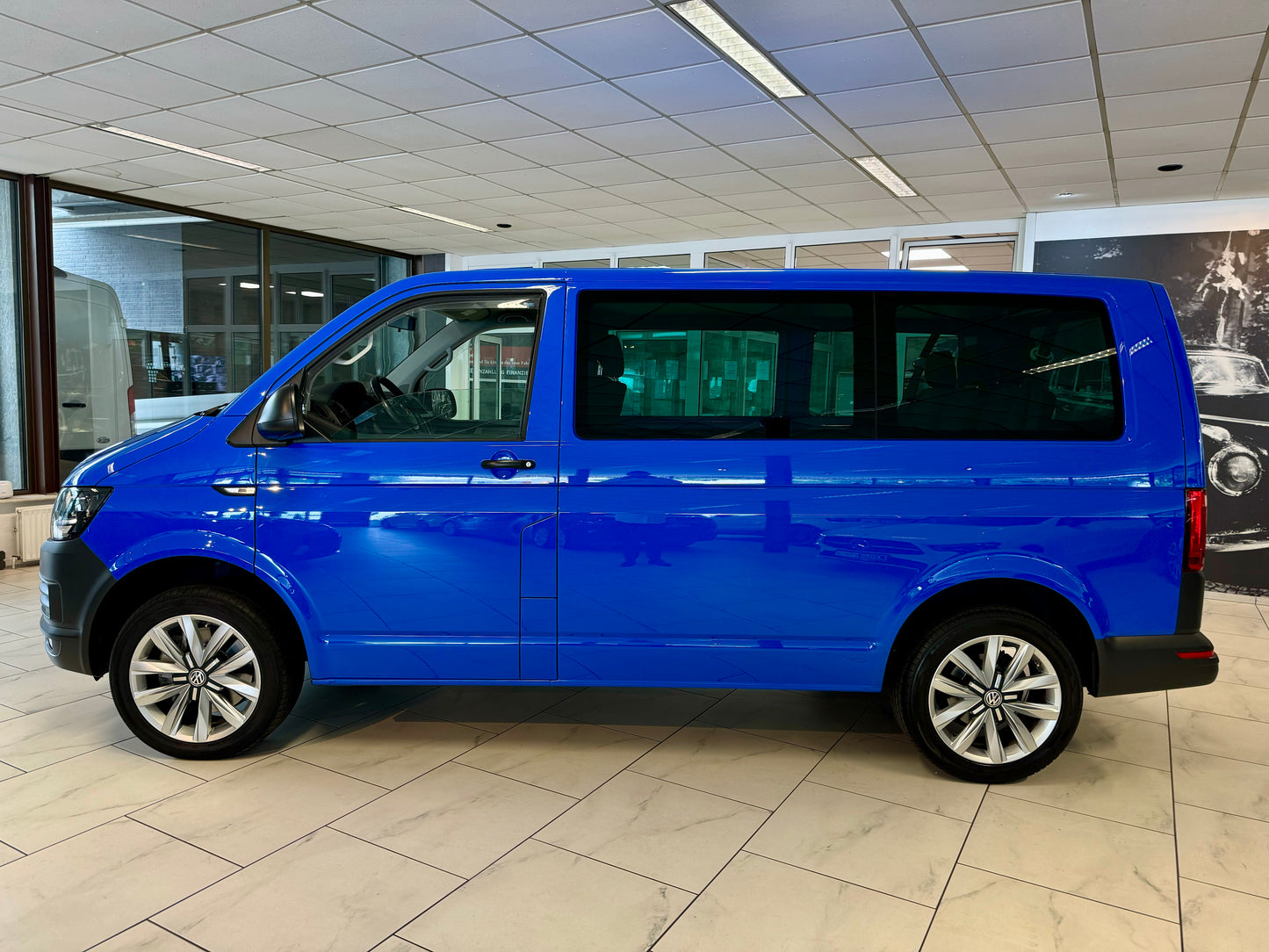 Volkswagen T6 2.0 TDI KOMBI AUTOMATIK 5SITZE KLIMA AHK TEMP