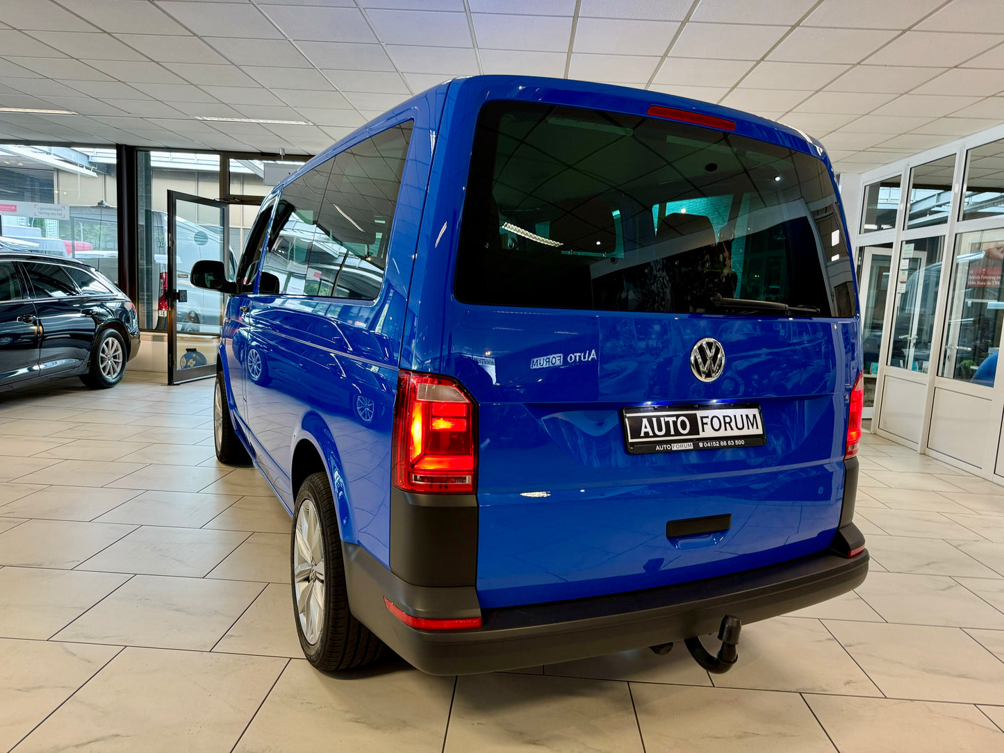 Volkswagen T6 2.0 TDI KOMBI AUTOMATIK 5SITZE KLIMA AHK TEMP