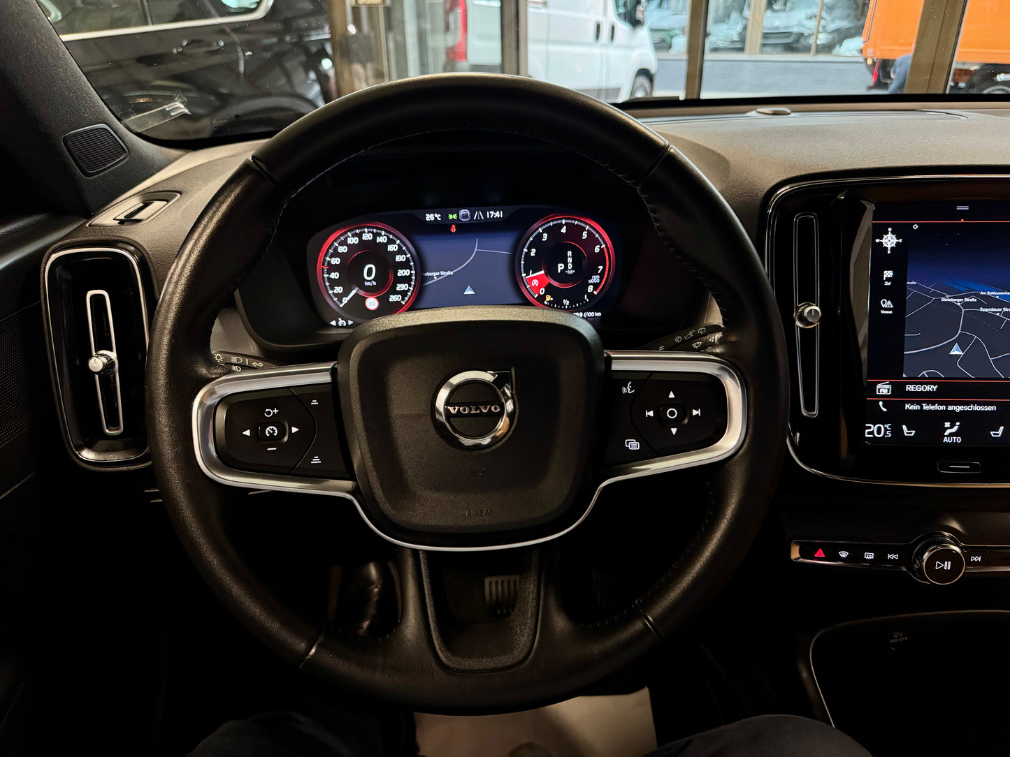 Volvo XC40 2.0 T5 AWD AUT LEDER NAVI LED CAM SHZ PDC