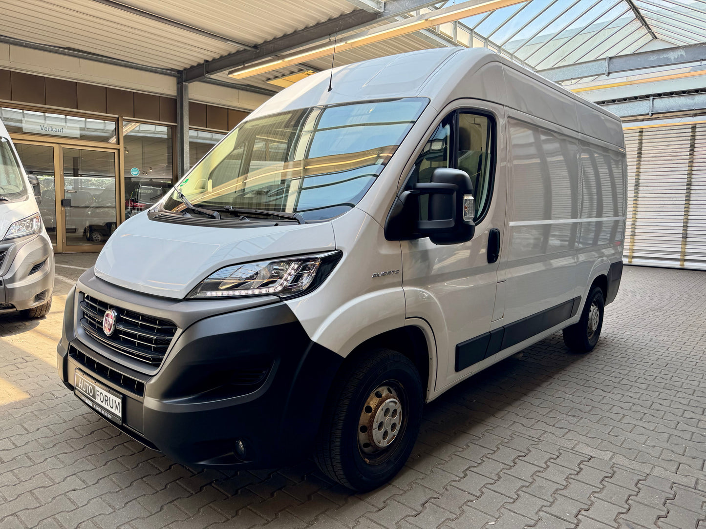 Fiat Ducato 2.3 D L2H2 3,5t KLIMA AHK NAVI CAM TEMPOM