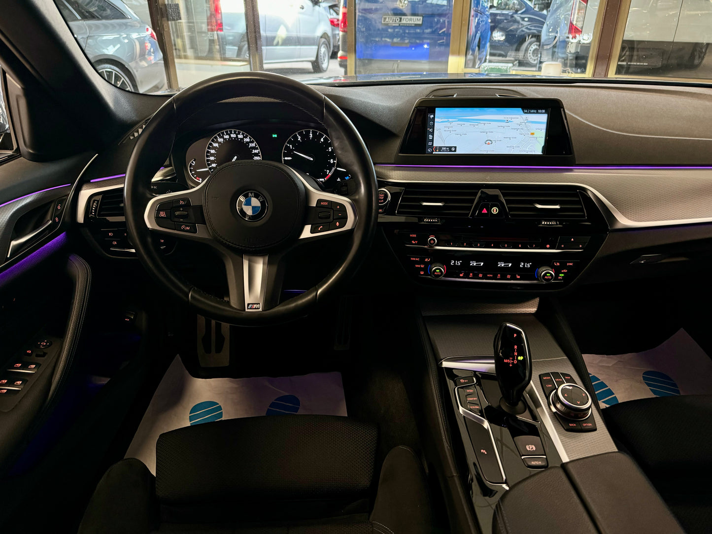 BMW 520i LIMO 3x M-SPORT AUT ALCANTARA NAVI SHZ CAM