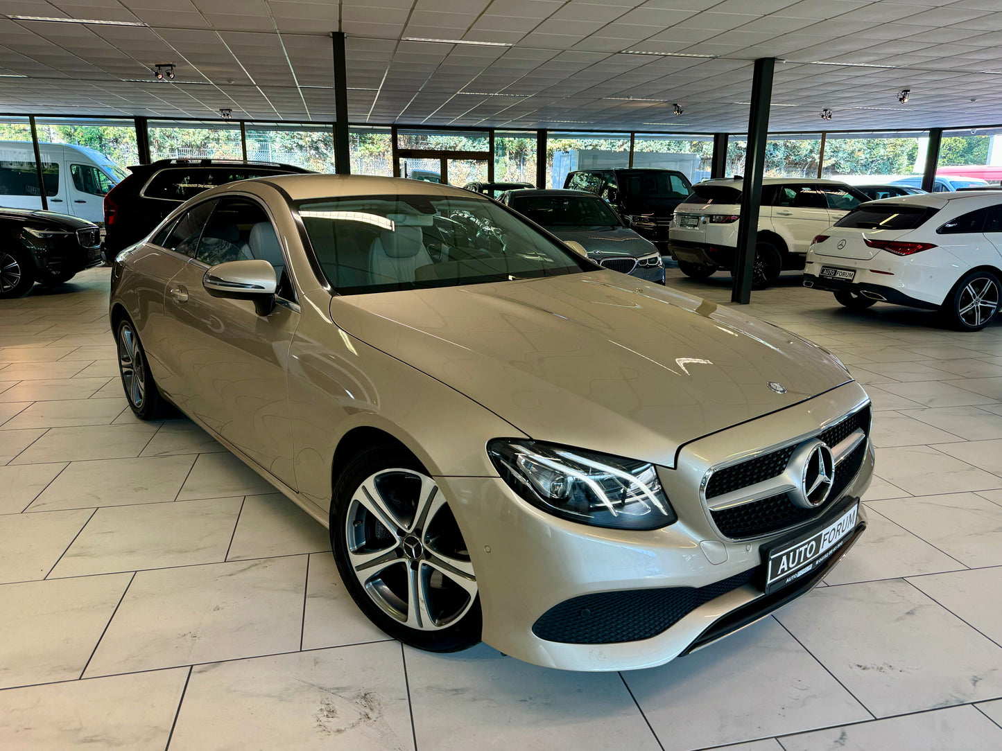 Mercedes-Benz E 220 d Coupe AUT LEDER BURMESTER NAVI LED MEMORY