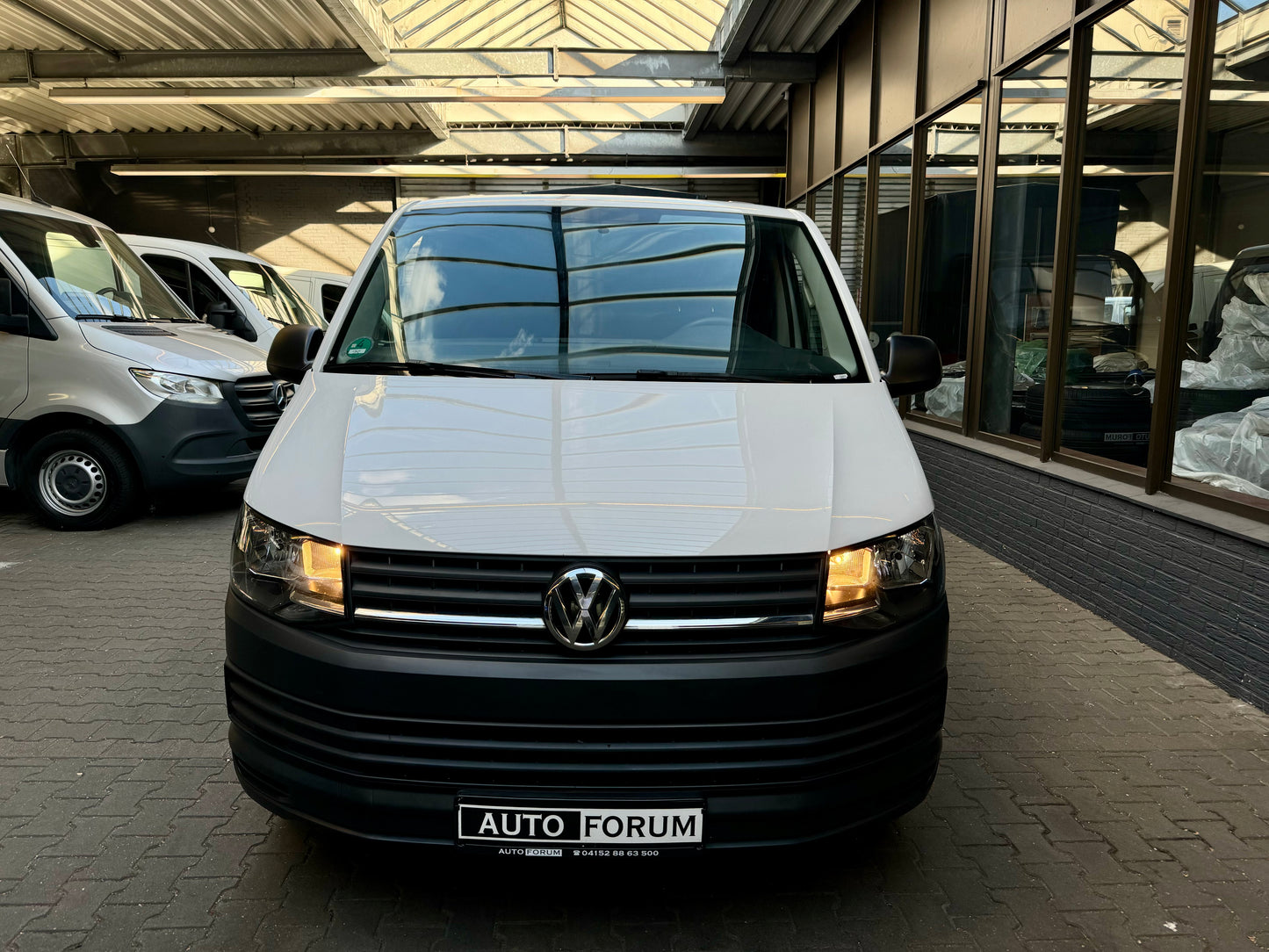 Volkswagen T6 Transporter 2.0 TDI AUT NAVI AHK KLIMA PDC