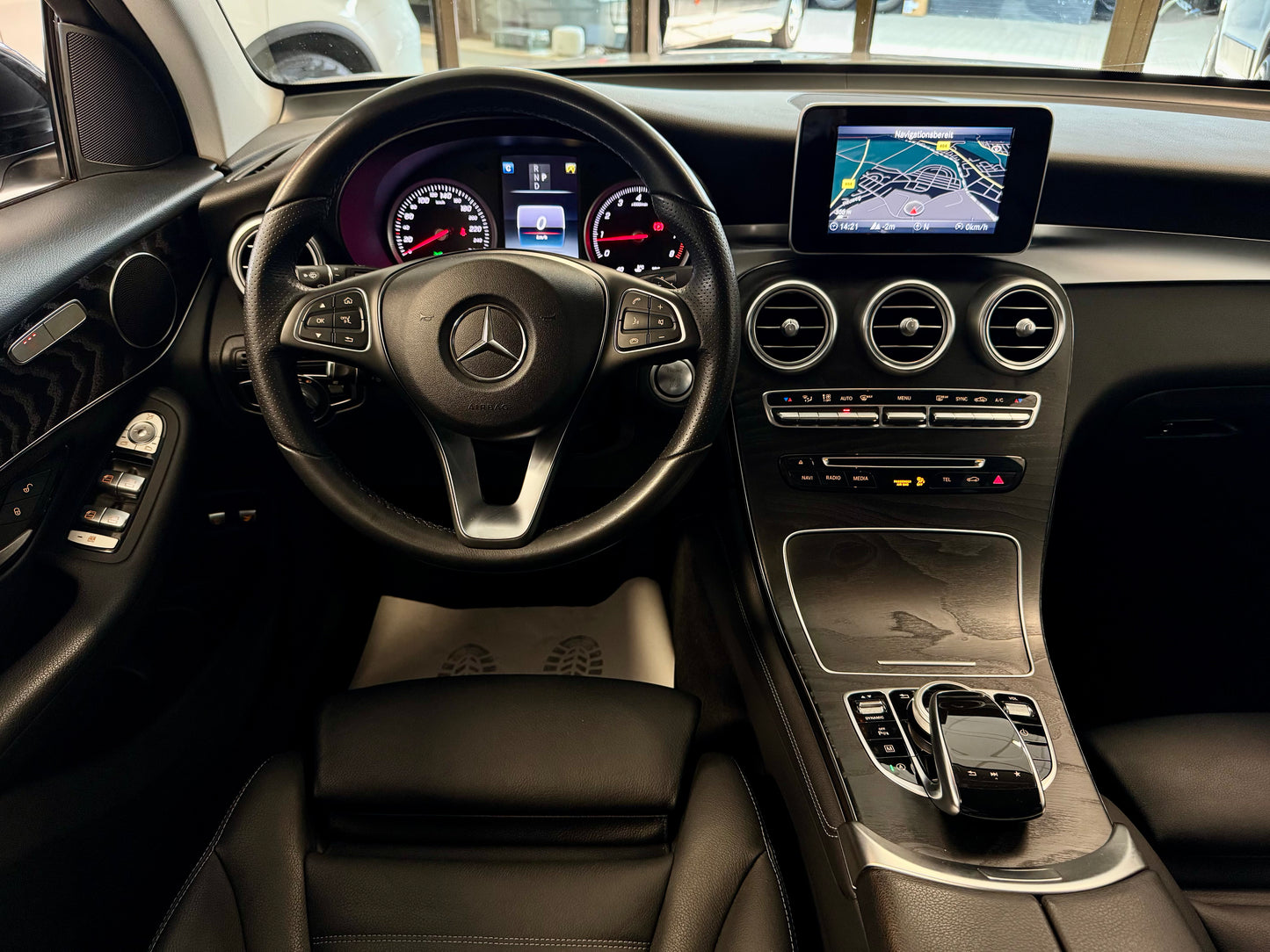 Mercedes-Benz GLC 250 4M EXCLUSIVE NIGHT LEDER NAVI AHK CAM