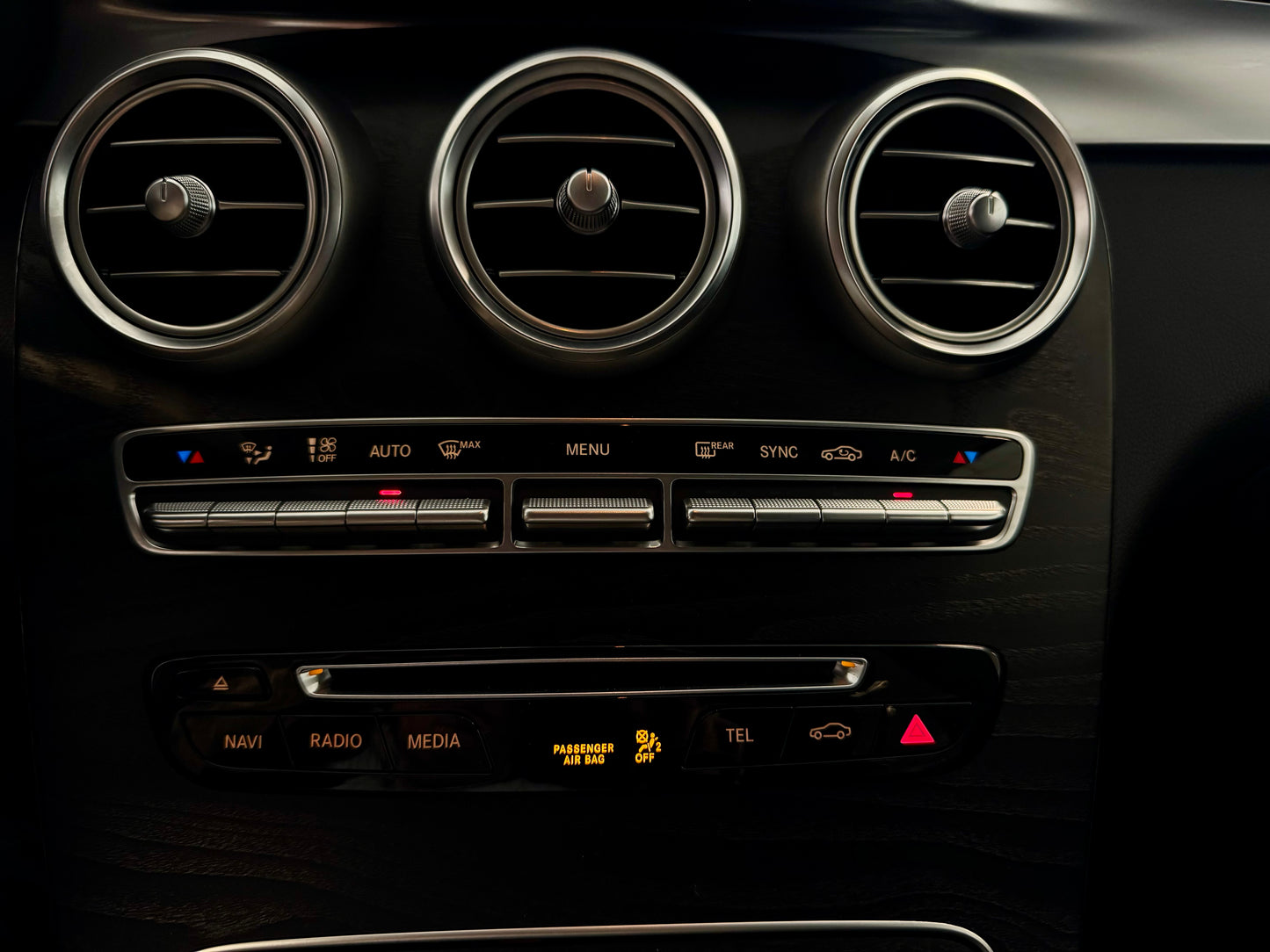Mercedes-Benz GLC 250 4M EXCLUSIVE NIGHT LEDER NAVI AHK CAM