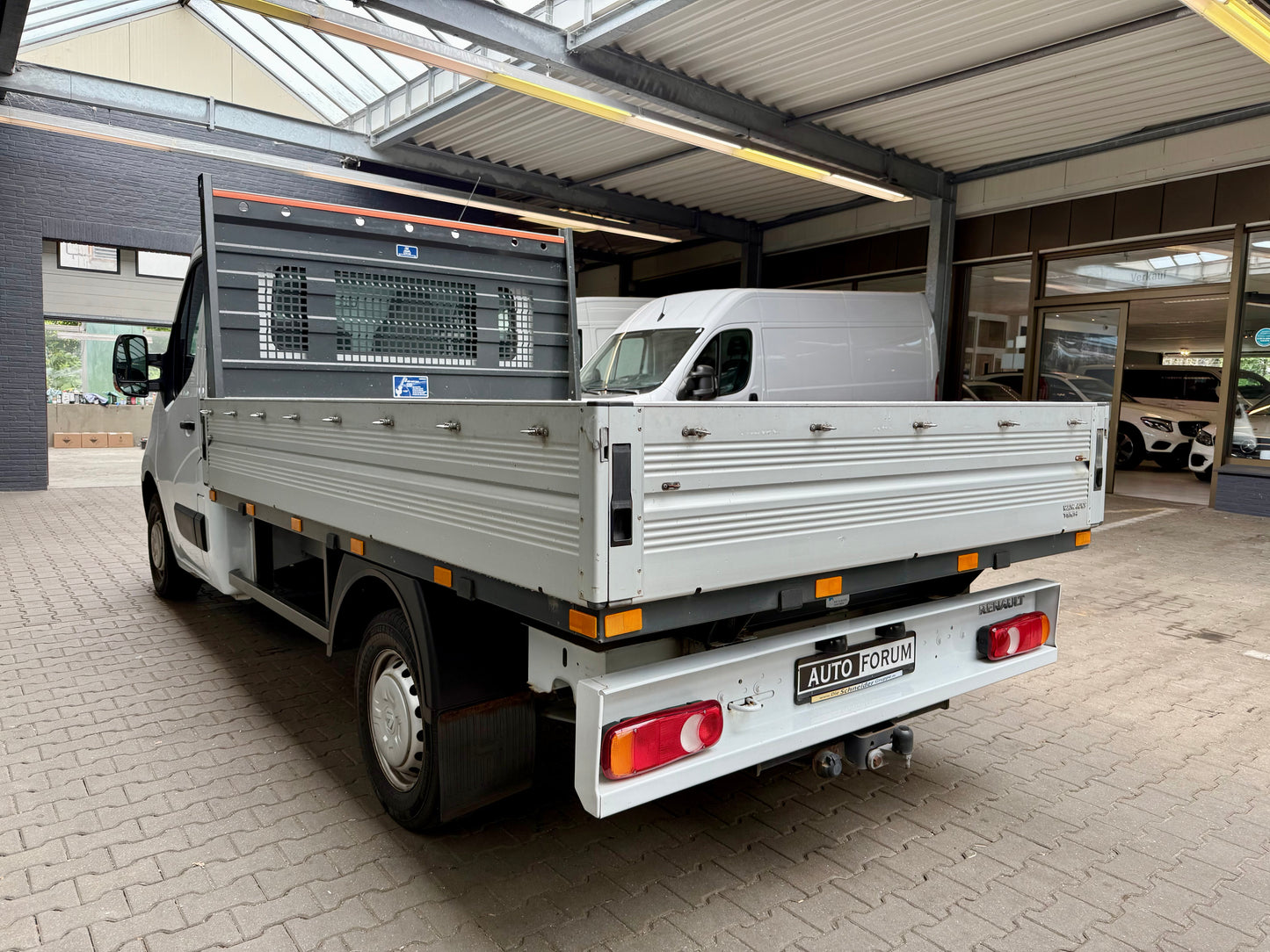 Renault Master 2.3 dCi L2 PRITSCHE AHK 3-SITZE 3,5t BLUETOOTH