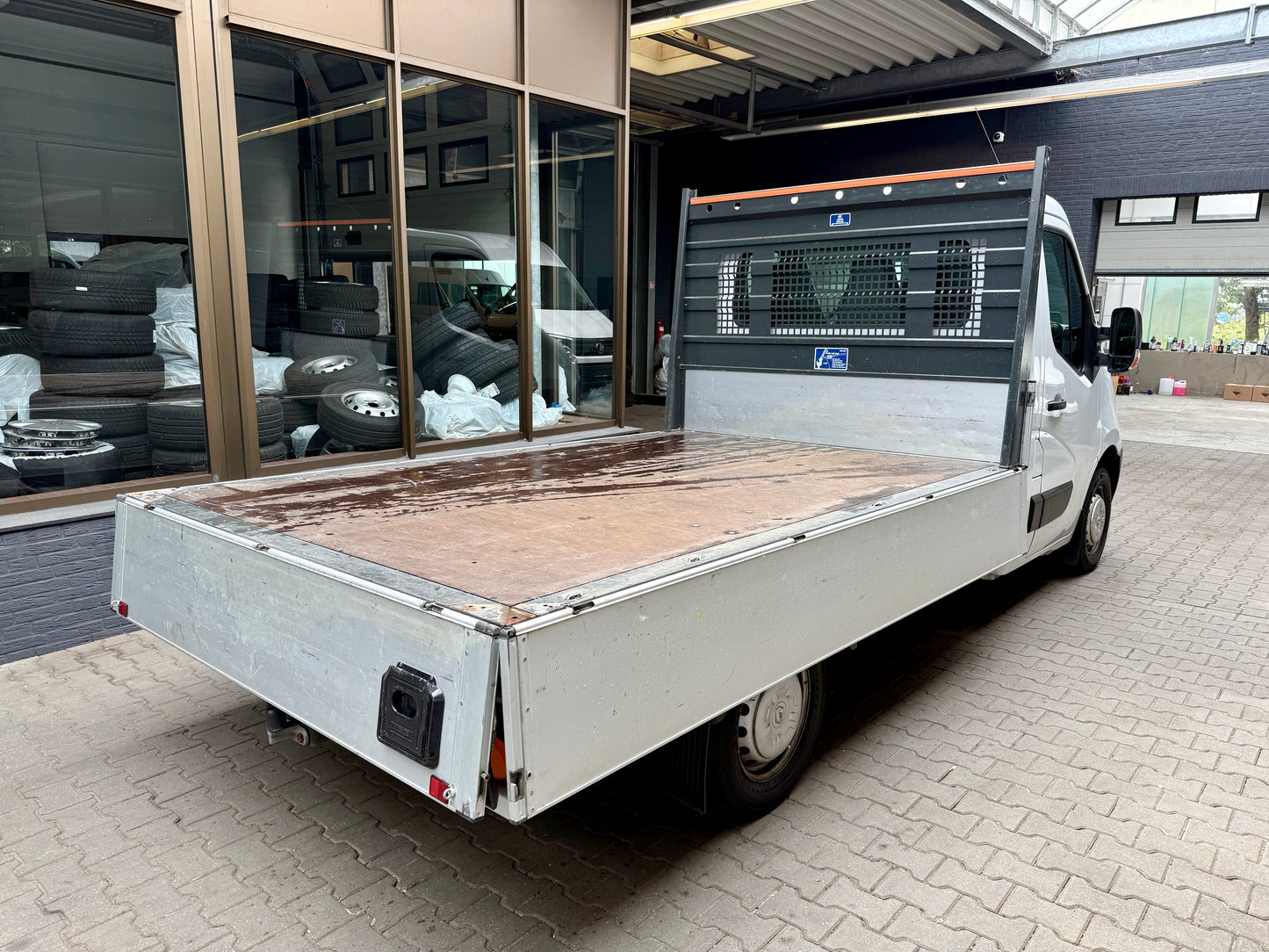 Renault Master 2.3 dCi L2 PRITSCHE AHK 3-SITZE 3,5t BLUETOOTH