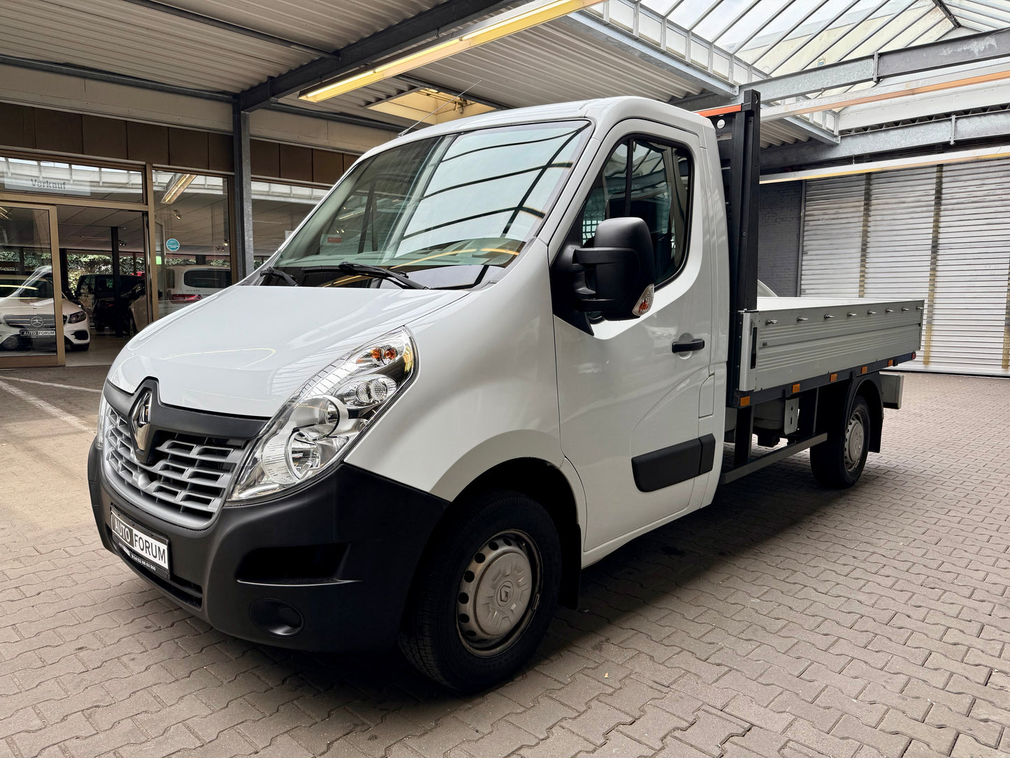 Renault Master 2.3 dCi L2 PRITSCHE AHK 3-SITZE 3,5t BLUETOOTH