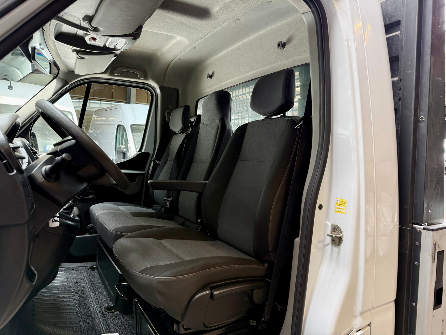 Renault Master 2.3 dCi L2 PRITSCHE AHK 3-SITZE 3,5t BLUETOOTH