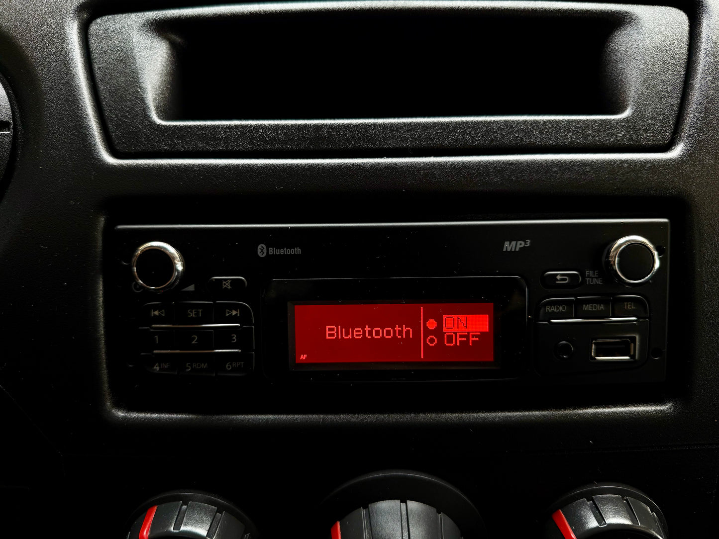 Renault Master 2.3 dCi L2 PRITSCHE AHK 3-SITZE 3,5t BLUETOOTH