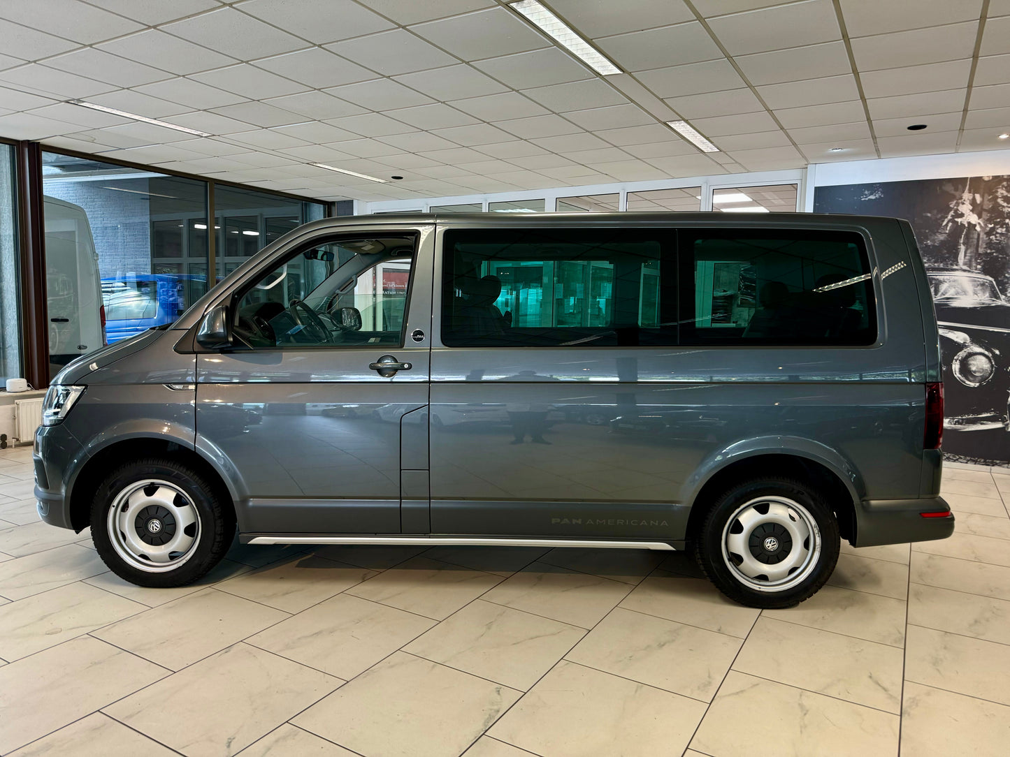 Volkswagen T6 2.0 TDI Multivan PanAmericana AUT 7-SITZE AHK