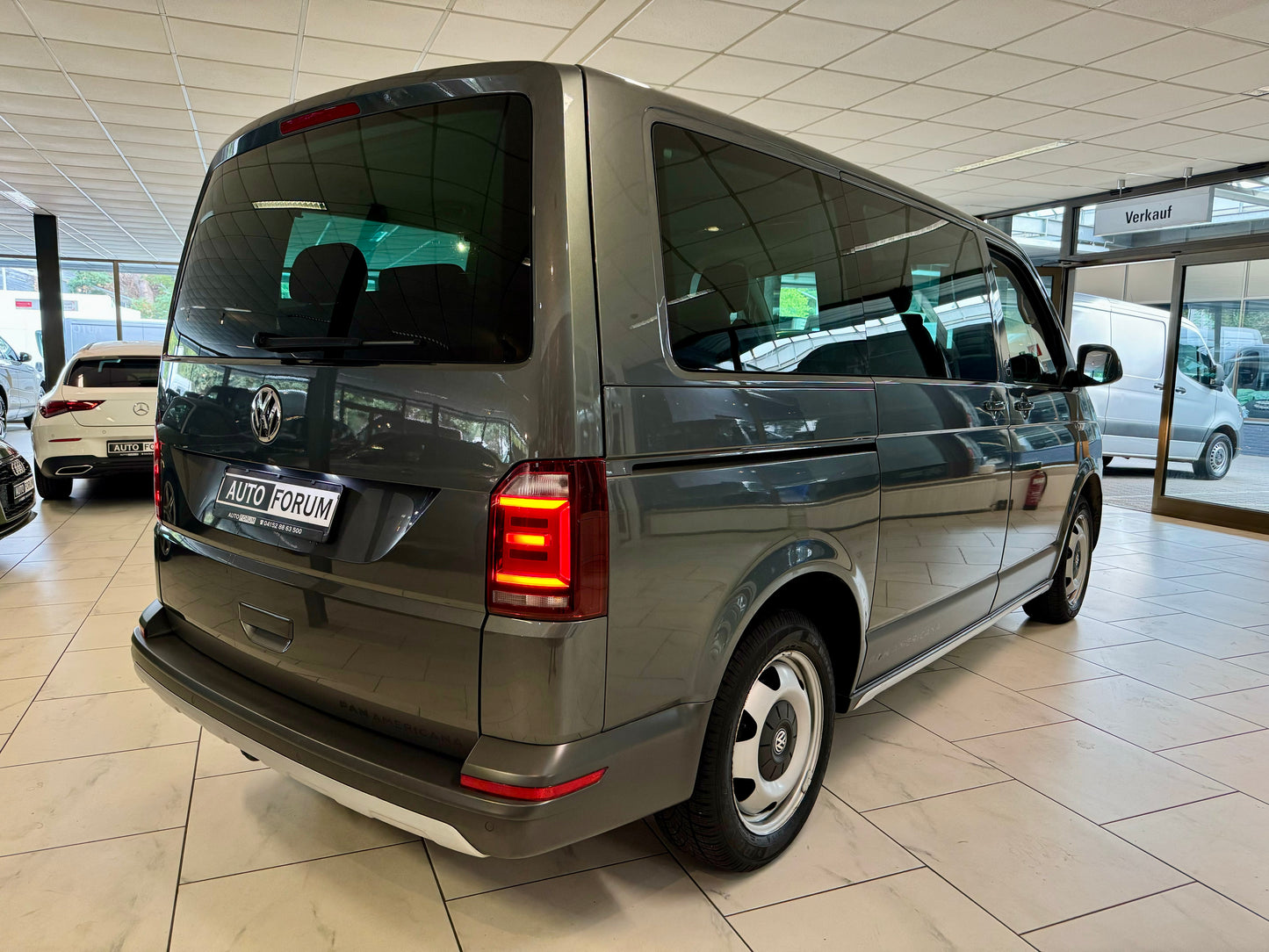 Volkswagen T6 2.0 TDI Multivan PanAmericana AUT 7-SITZE AHK