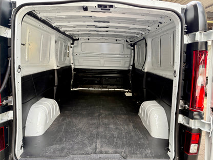 Renault Trafic 1.6 dCi L2 3,0t NAVI KLIMA AHK 3SITZE PDC