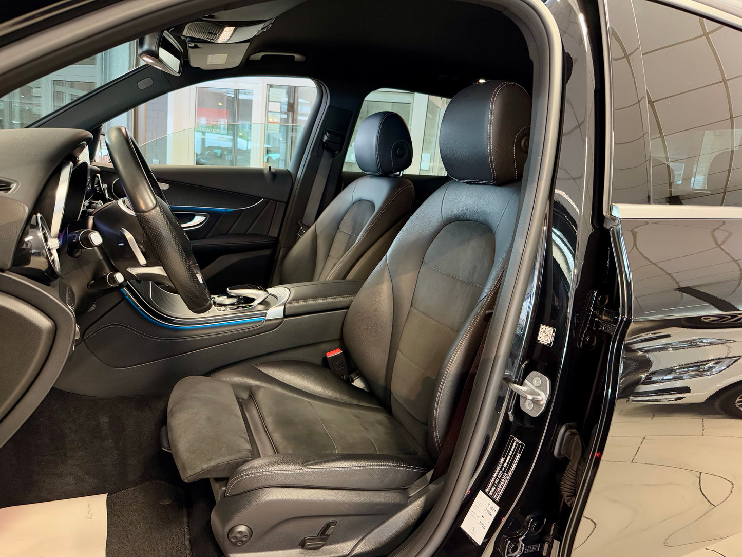 Mercedes-Benz GLC 250 4M 3x AMG-LINE LEDER COMAND LED AHK SHZ