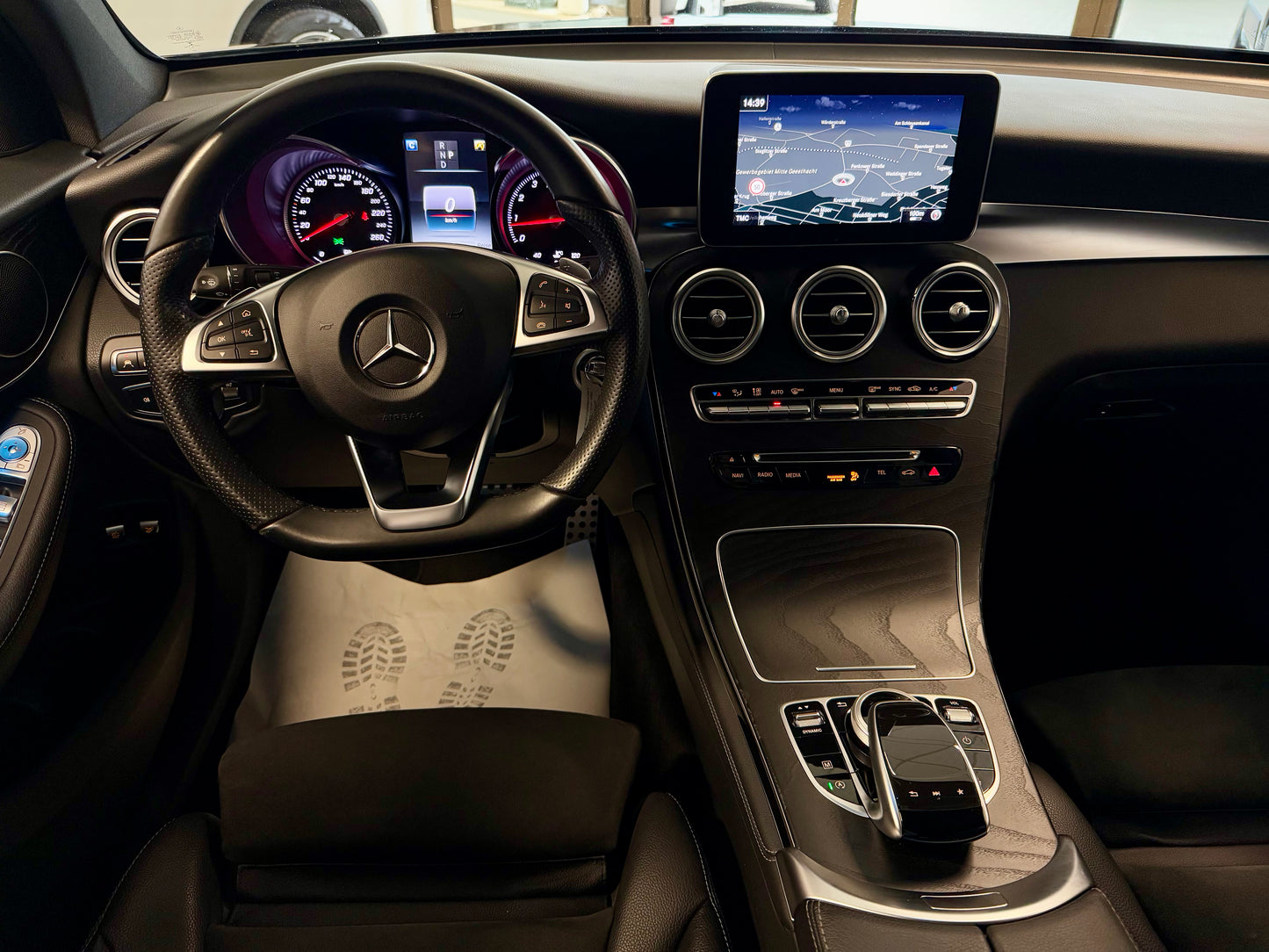 Mercedes-Benz GLC 250 4M 3x AMG-LINE LEDER COMAND LED AHK SHZ