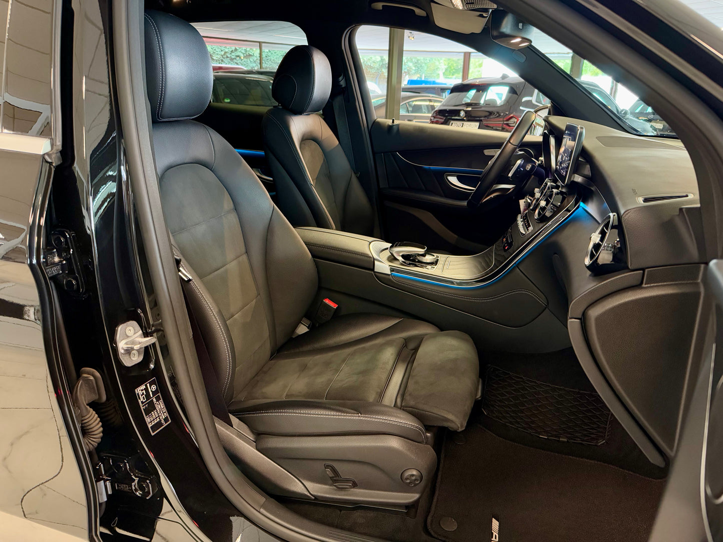 Mercedes-Benz GLC 250 4M 3x AMG-LINE LEDER COMAND LED AHK SHZ