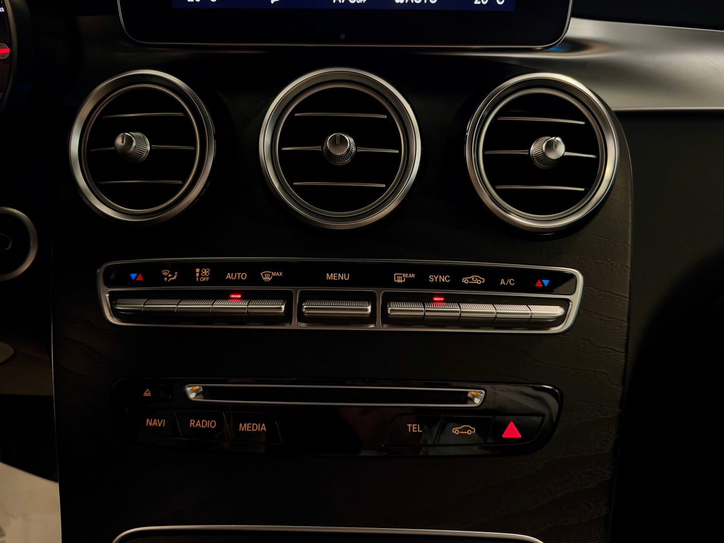 Mercedes-Benz GLC 250 4M 3x AMG-LINE LEDER COMAND LED AHK SHZ