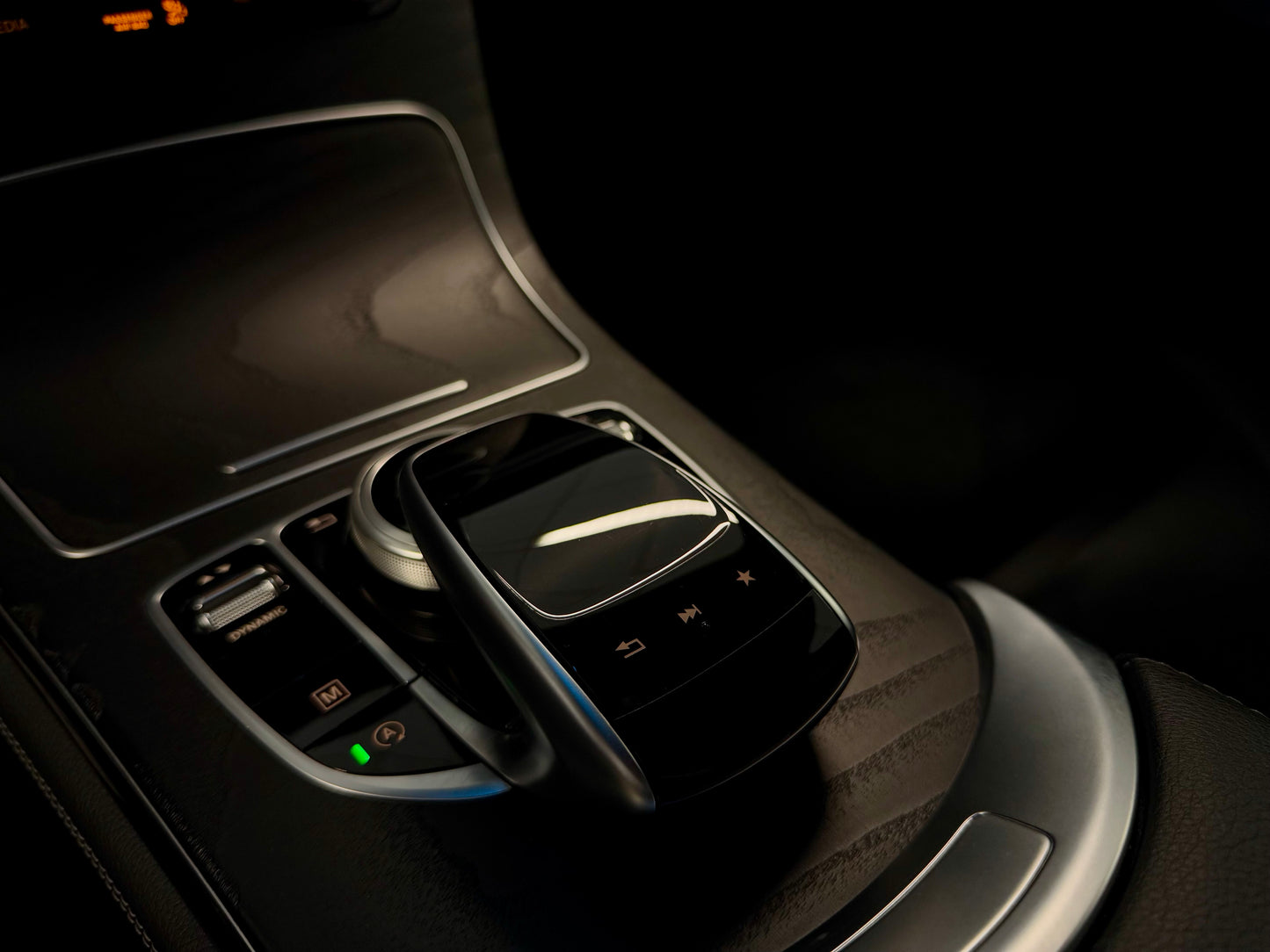 Mercedes-Benz GLC 250 4M 3x AMG-LINE LEDER COMAND LED AHK SHZ