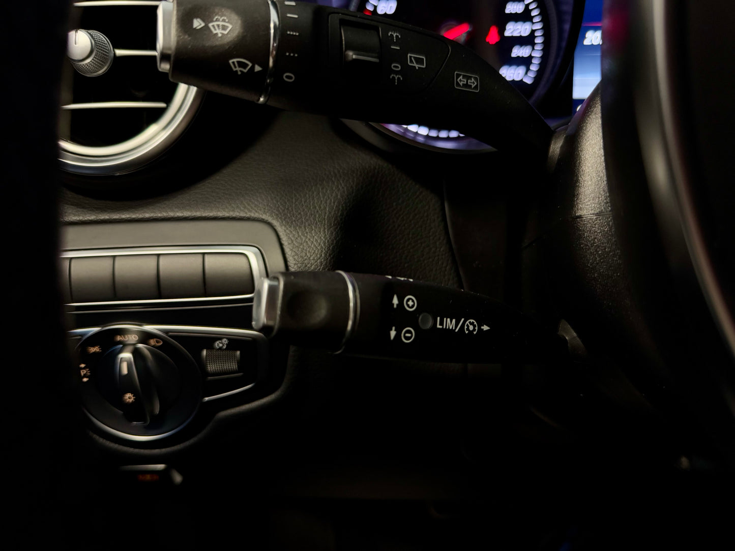 Mercedes-Benz GLC 250 4M 3x AMG-LINE LEDER COMAND LED AHK SHZ