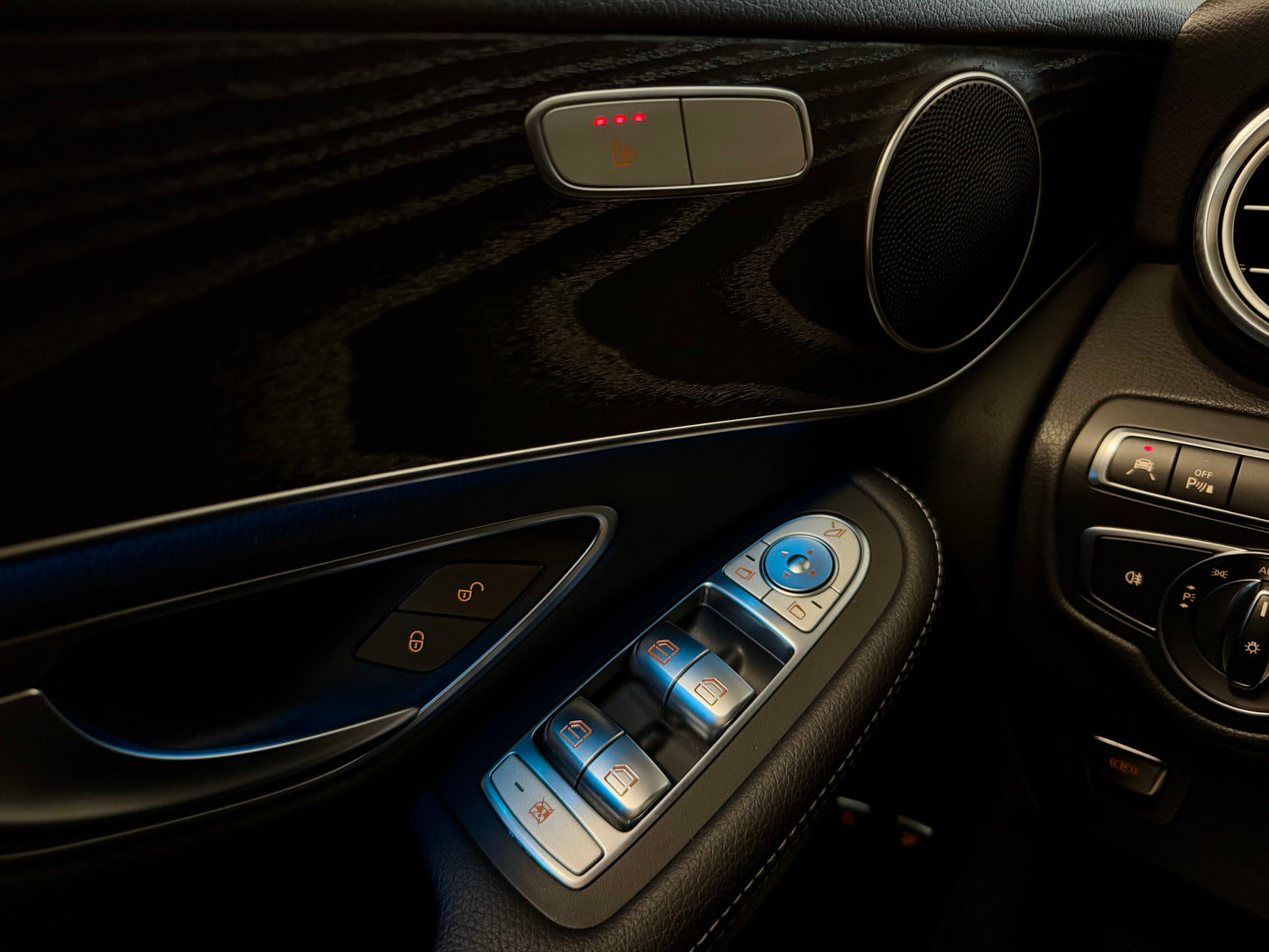 Mercedes-Benz GLC 250 4M 3x AMG-LINE LEDER COMAND LED AHK SHZ