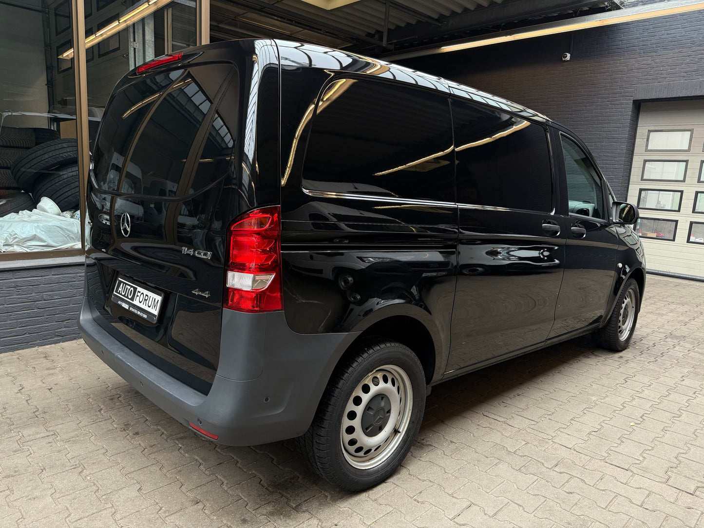 Mercedes-Benz Vito 114 CDI L1 4x4 AUTOMAT NAVI CAM SHZ KOMPAKT